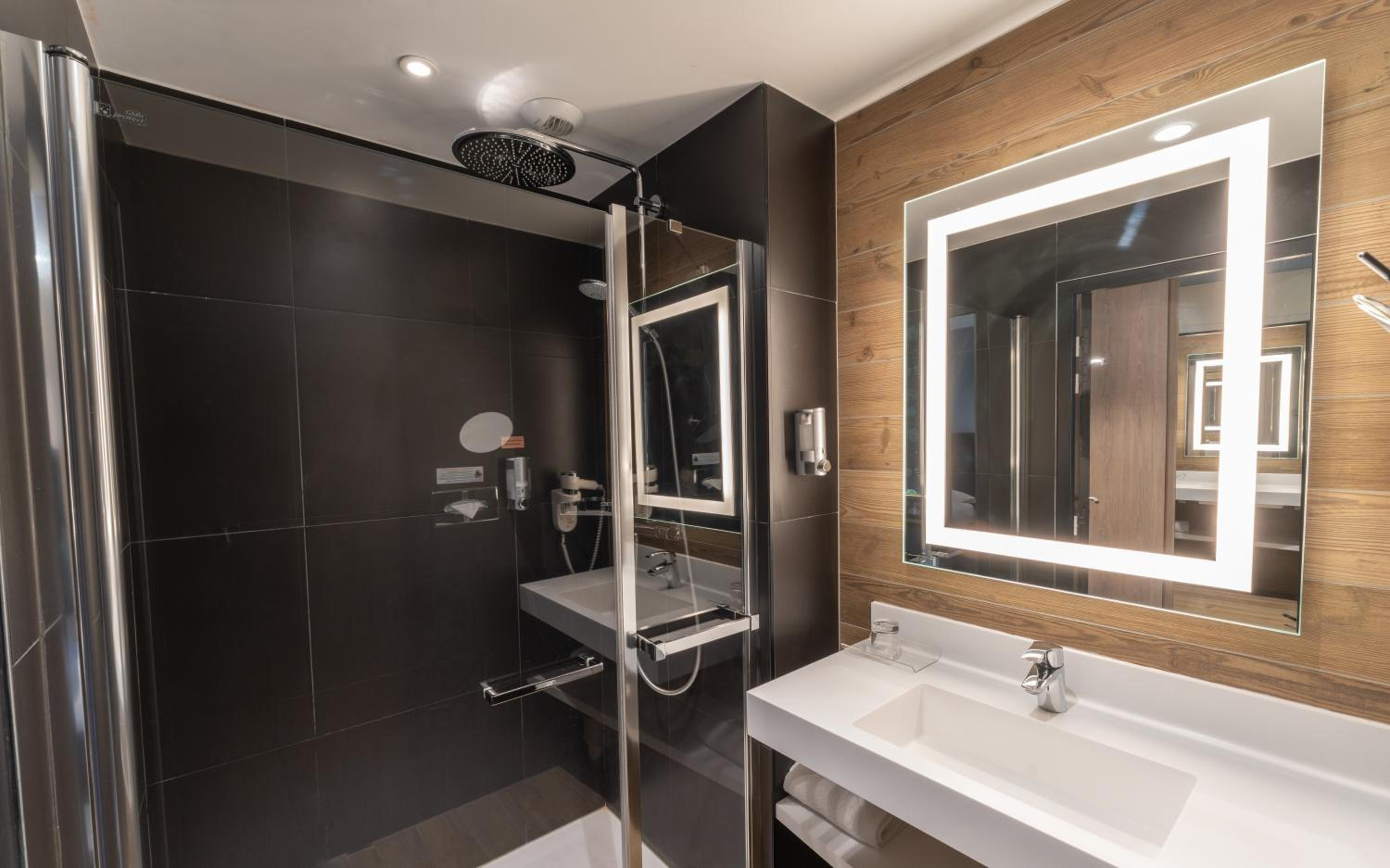Cozy Double Room - Photo 4
