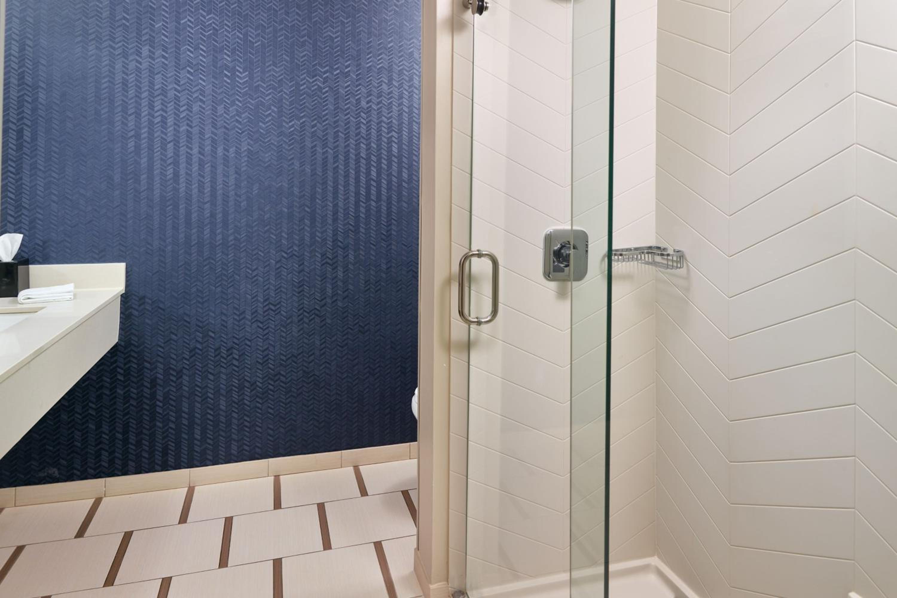King Room - Hearing Accessible - Photo 3