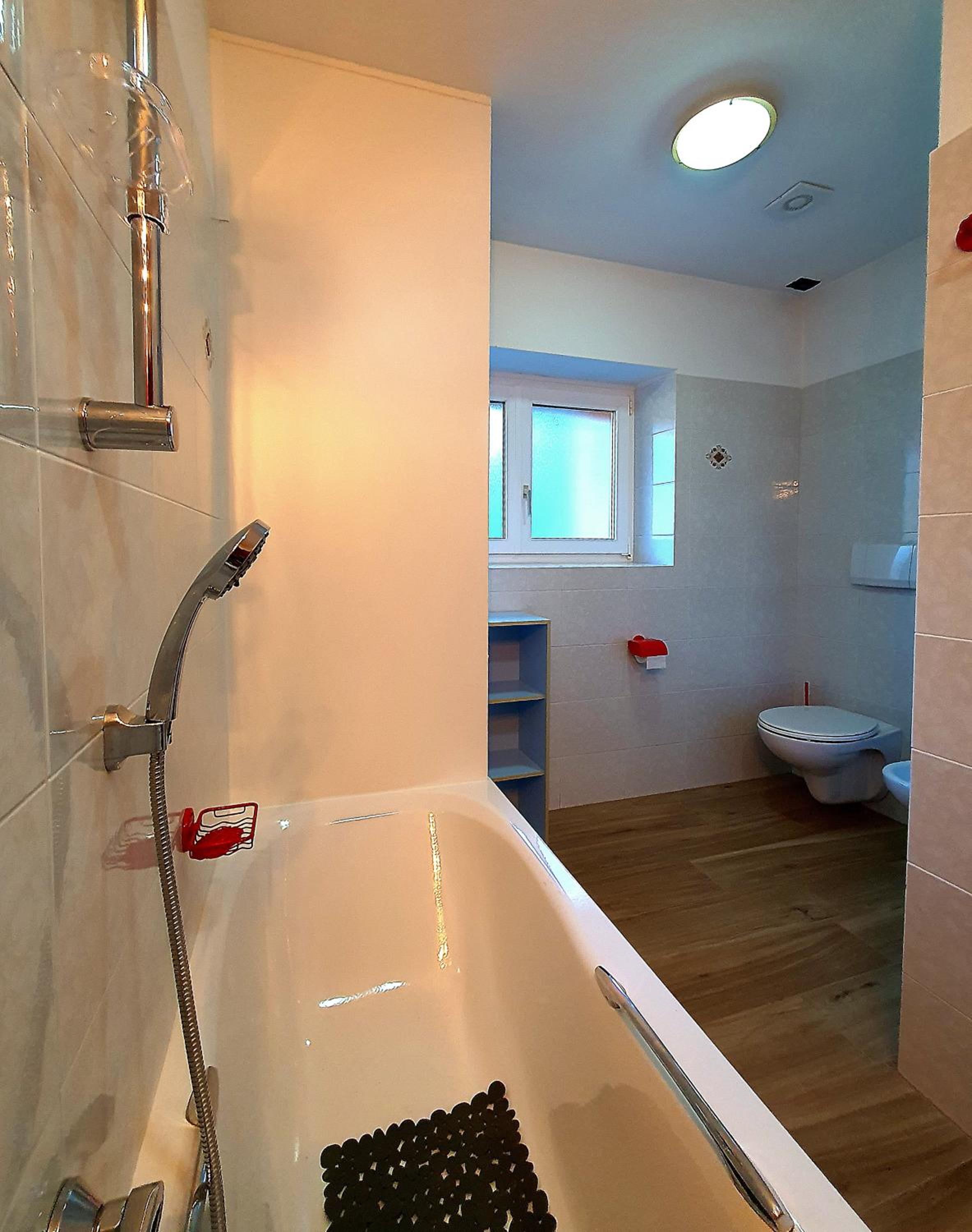 Three-Bedroom Apartment with Mountain View photo 2