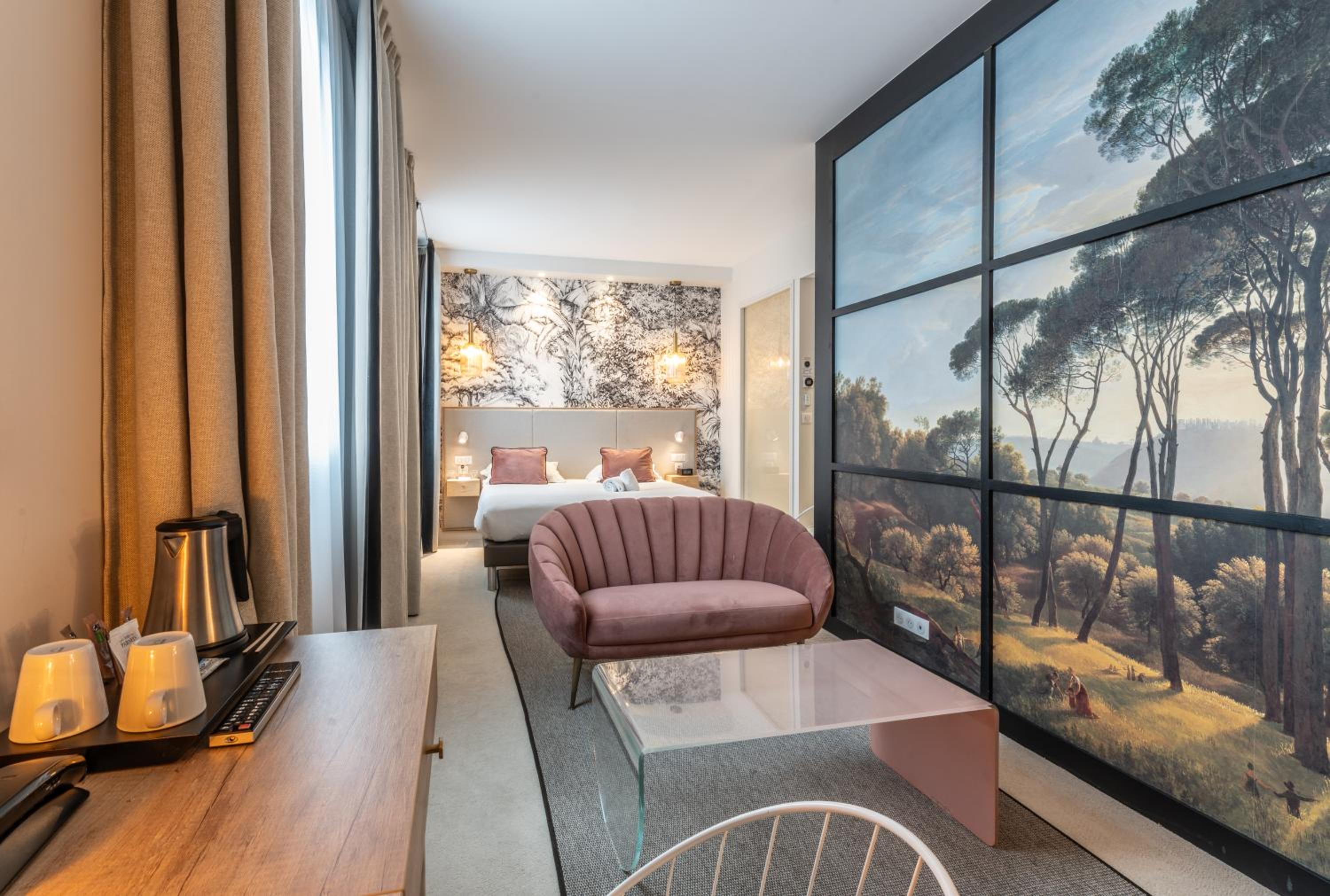 One-Bedroom Suite - Photo 1