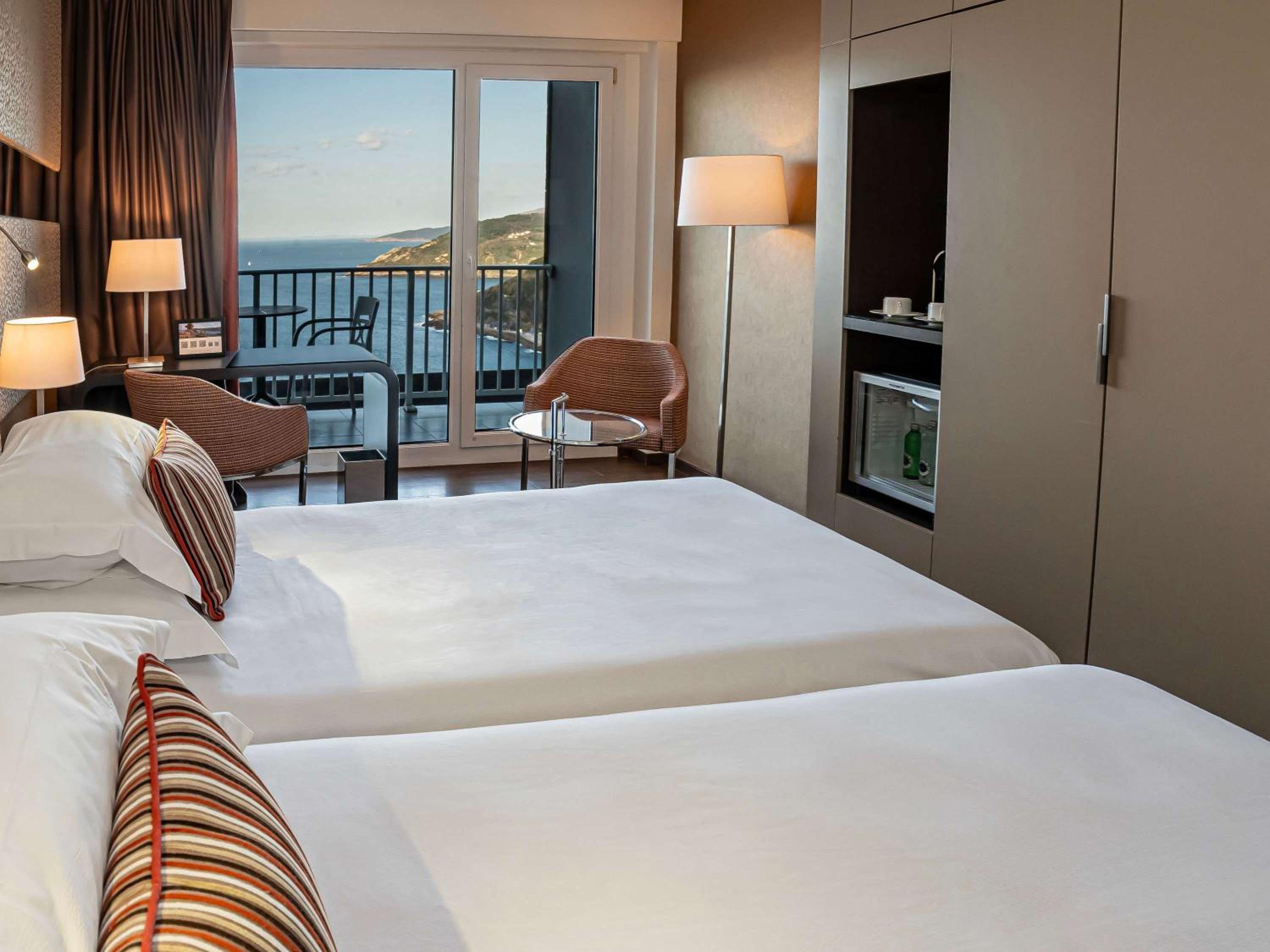 PrivilÃ¨ge Twin or Double Room with Balcony and Sea View - Photo 3