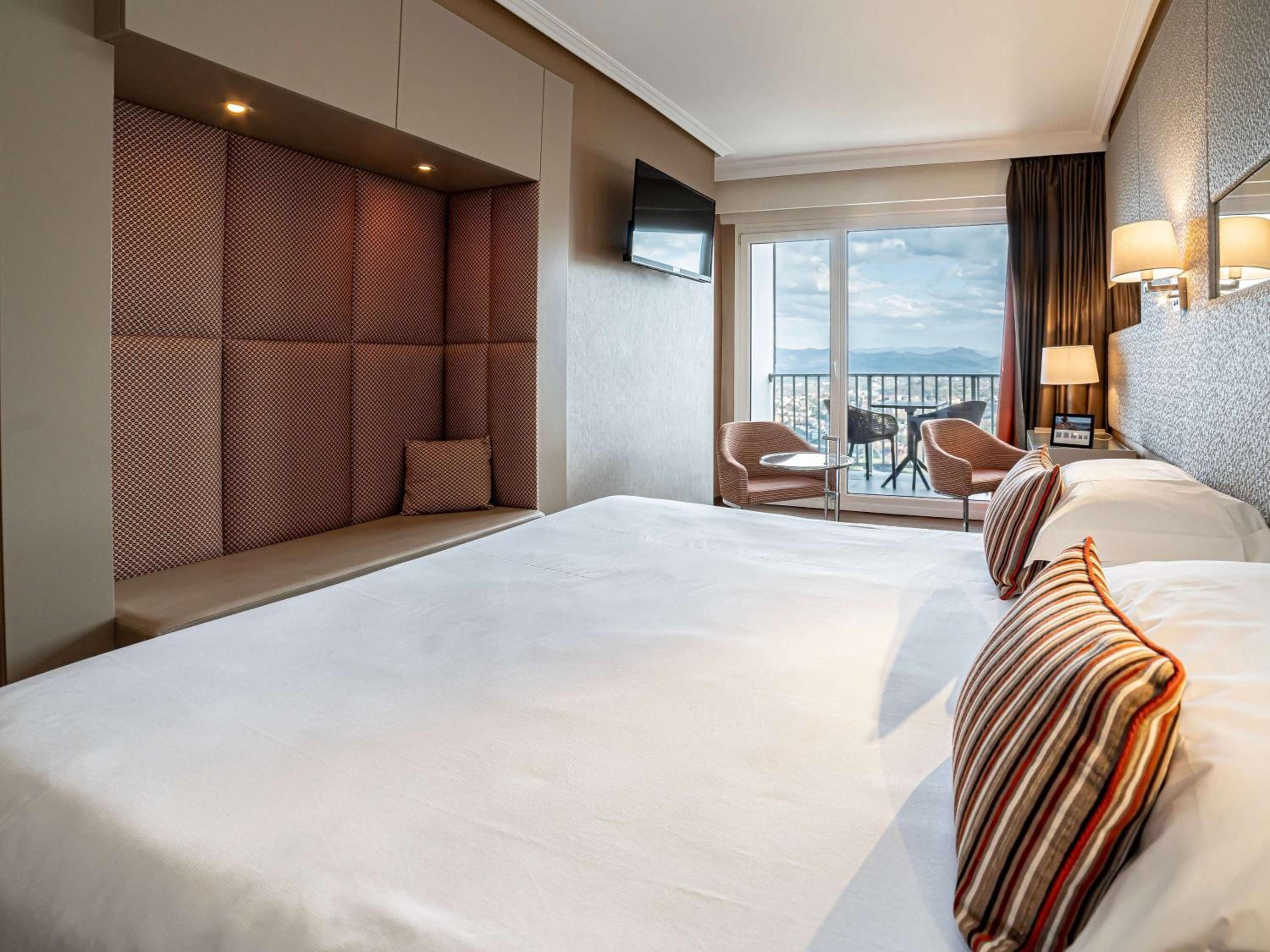 PrivilÃ¨ge Twin or Double Room with Balcony and Sea View - Photo 1