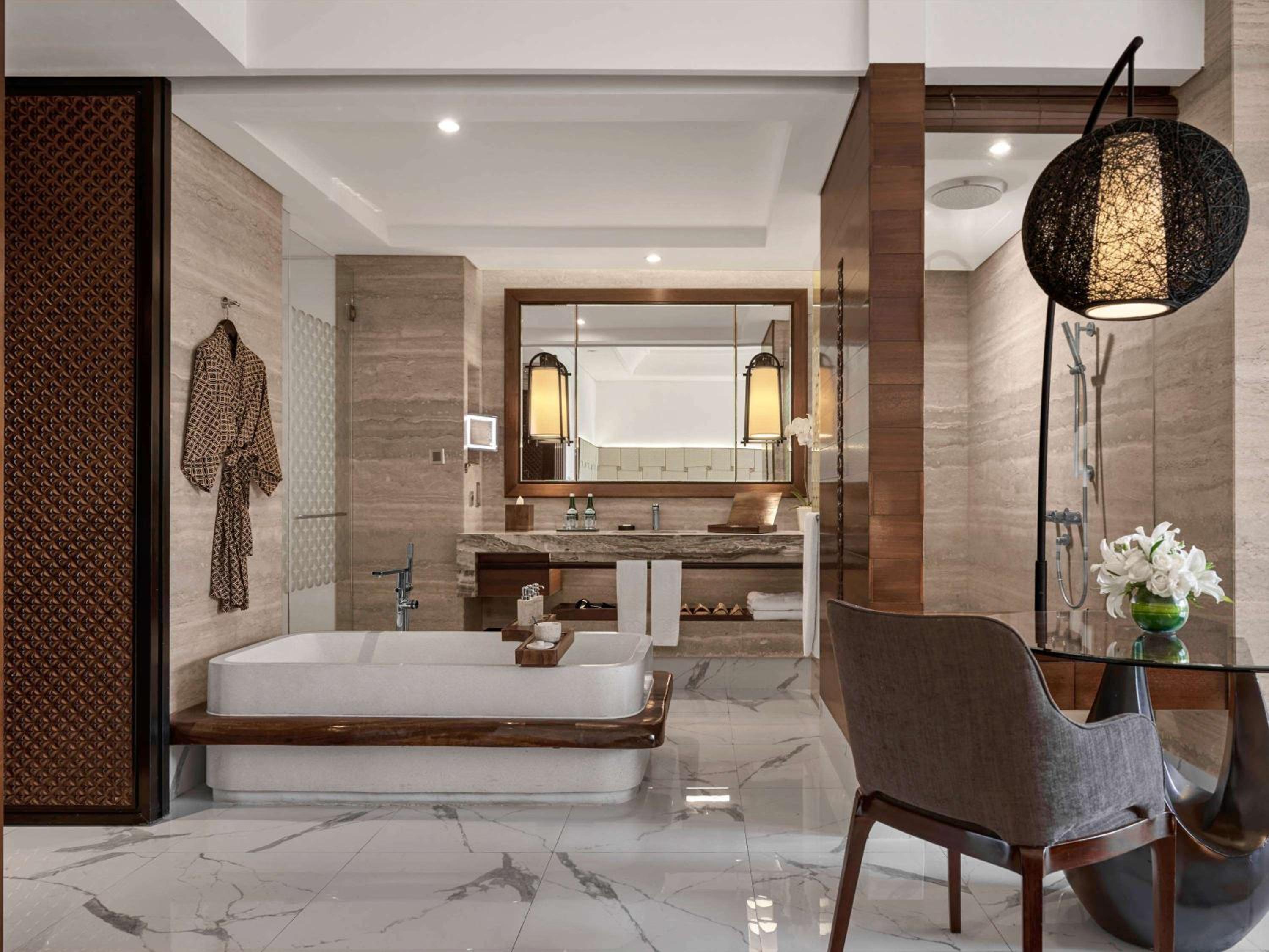 Luxury Twin Room - Photo 8