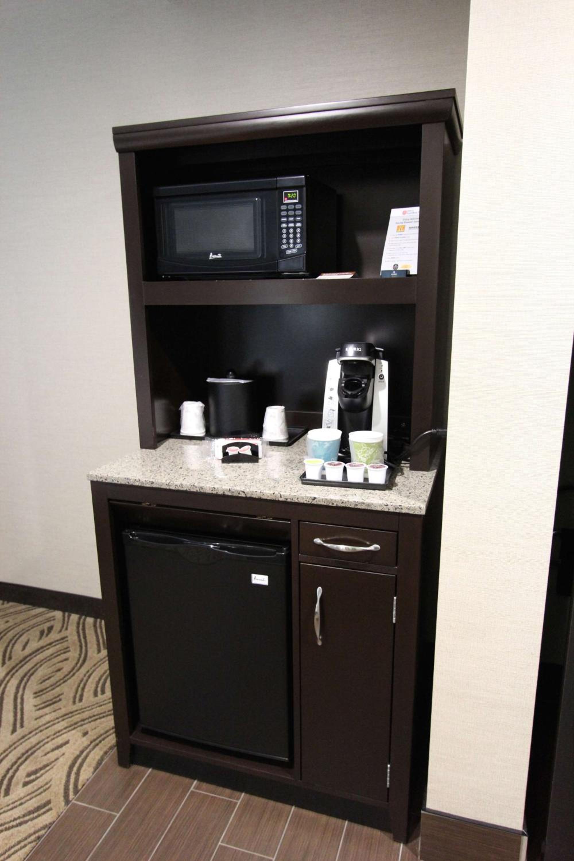 Premium King Room photo 2