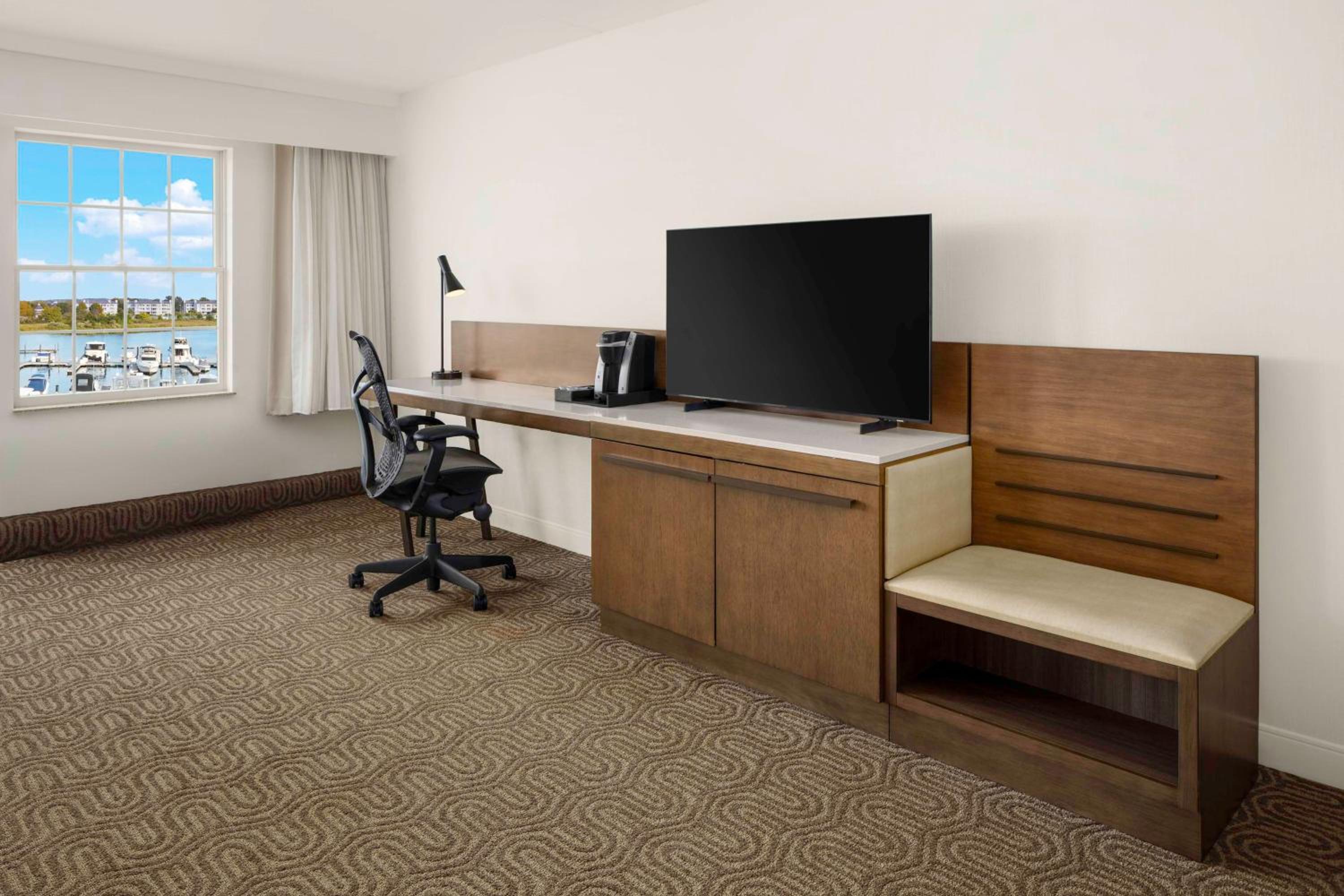 King Room with Balcony - Photo 2