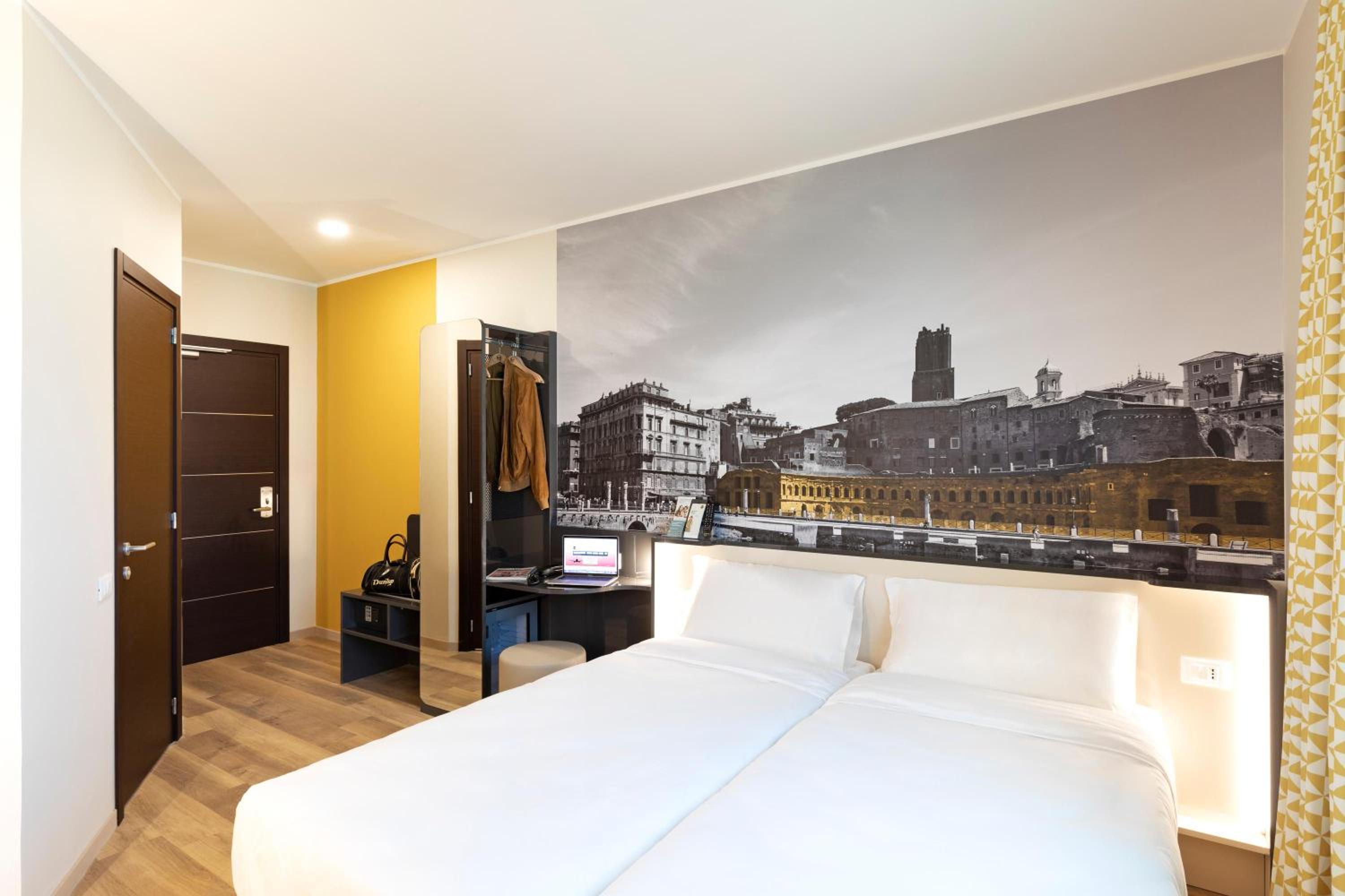 Twin Room - Photo 1