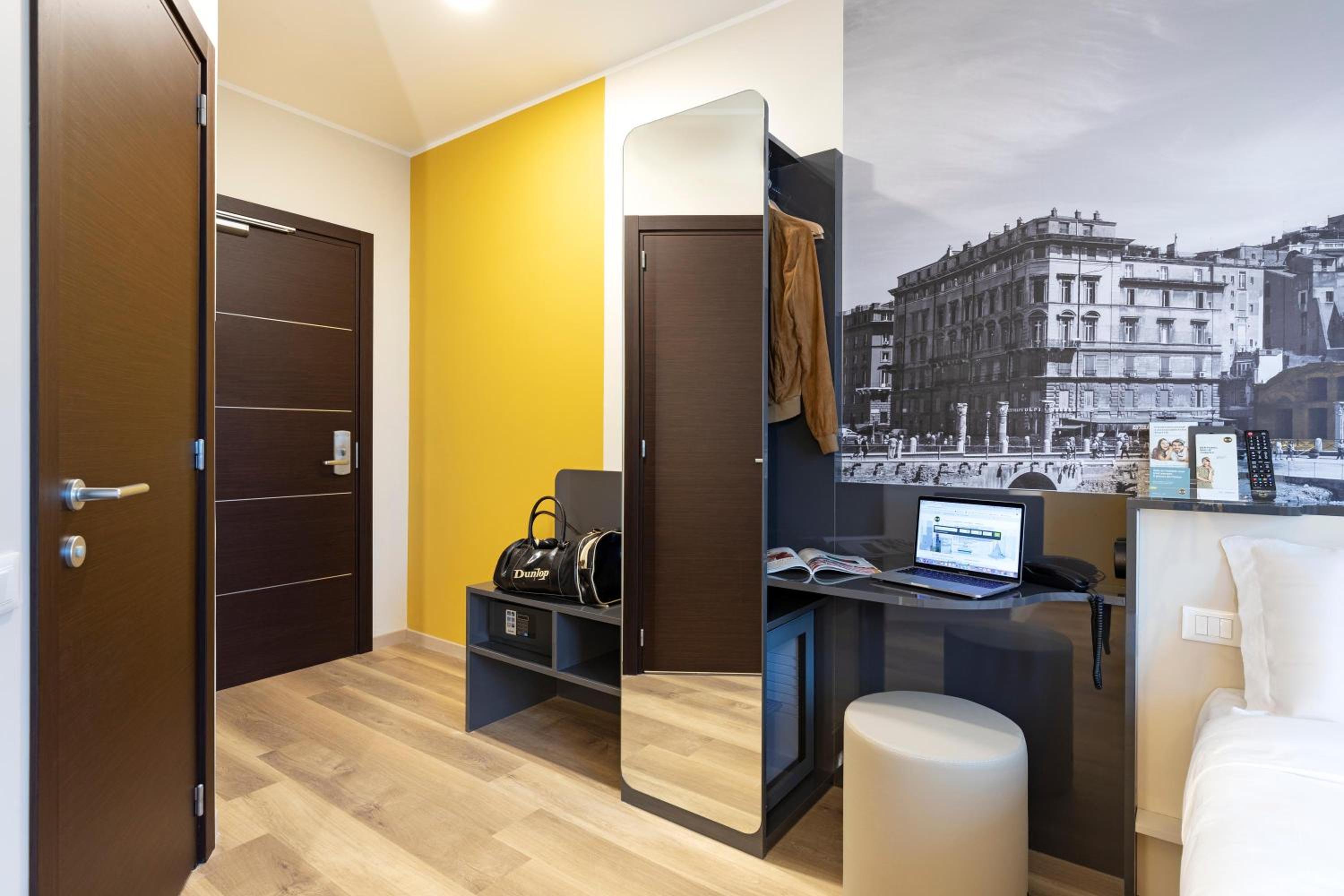 Twin Room - Photo 3