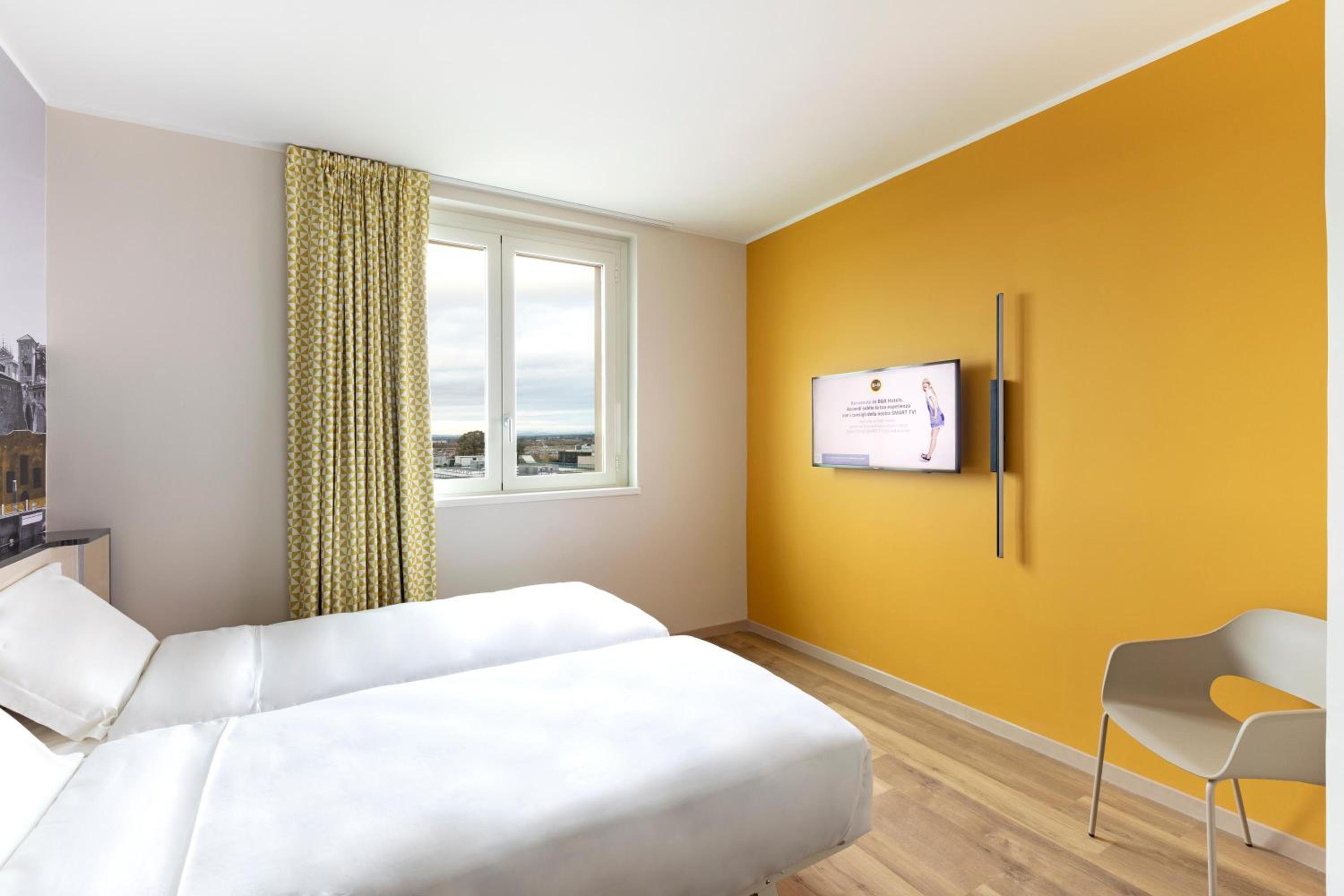 Twin Room - Photo 7