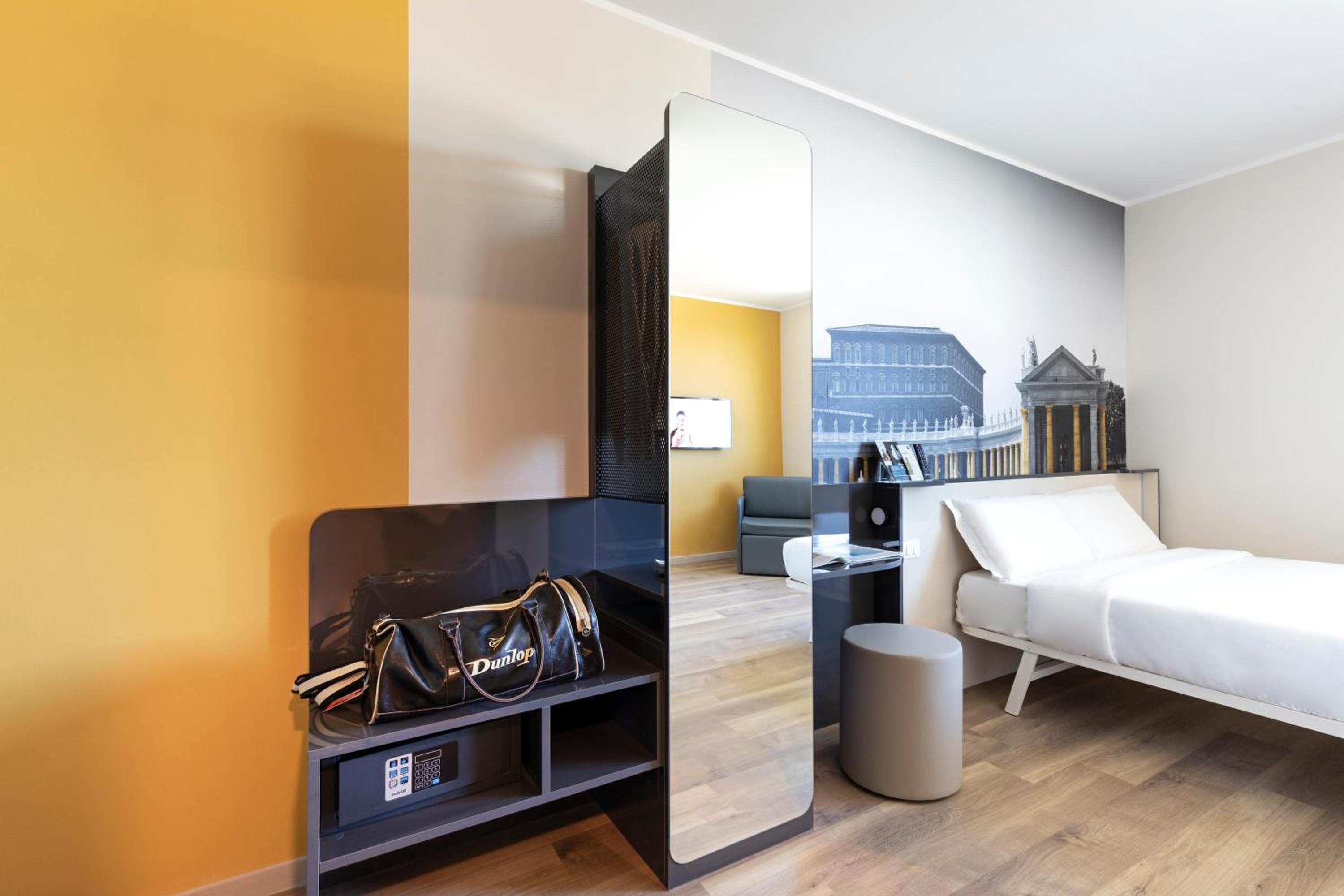 Double Room - Photo 6