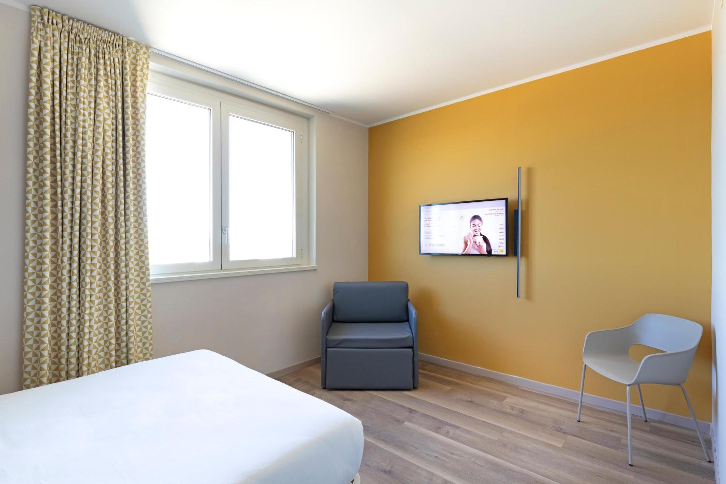 Double Room - Photo 9