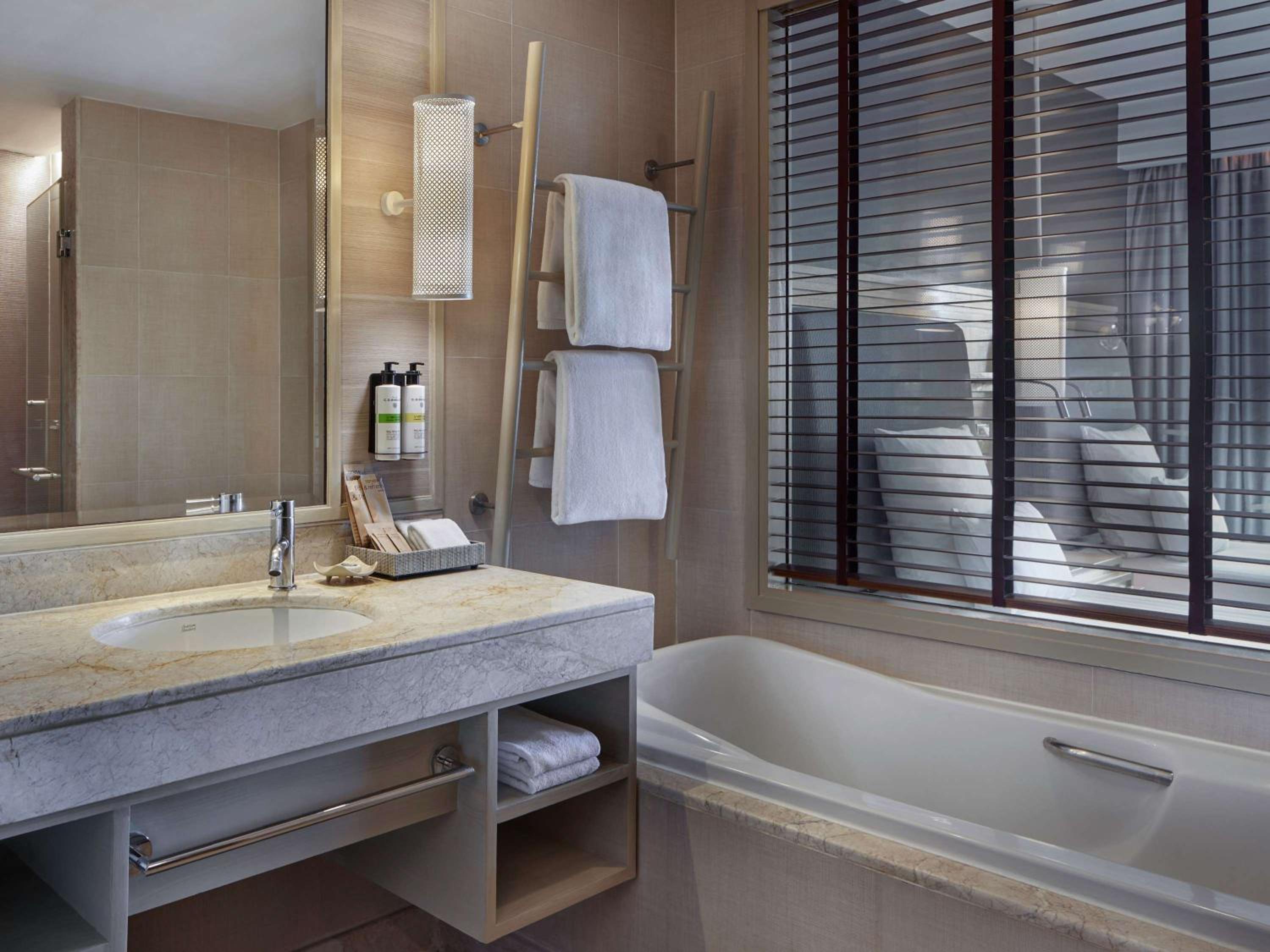 Deluxe Twin Room - Photo 2