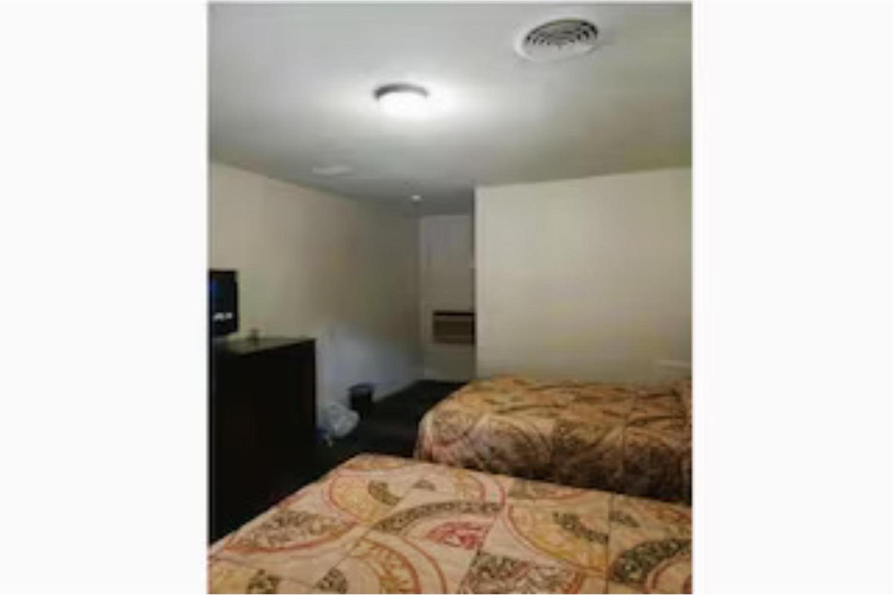 2 Full Beds Non-Smoking photo 3