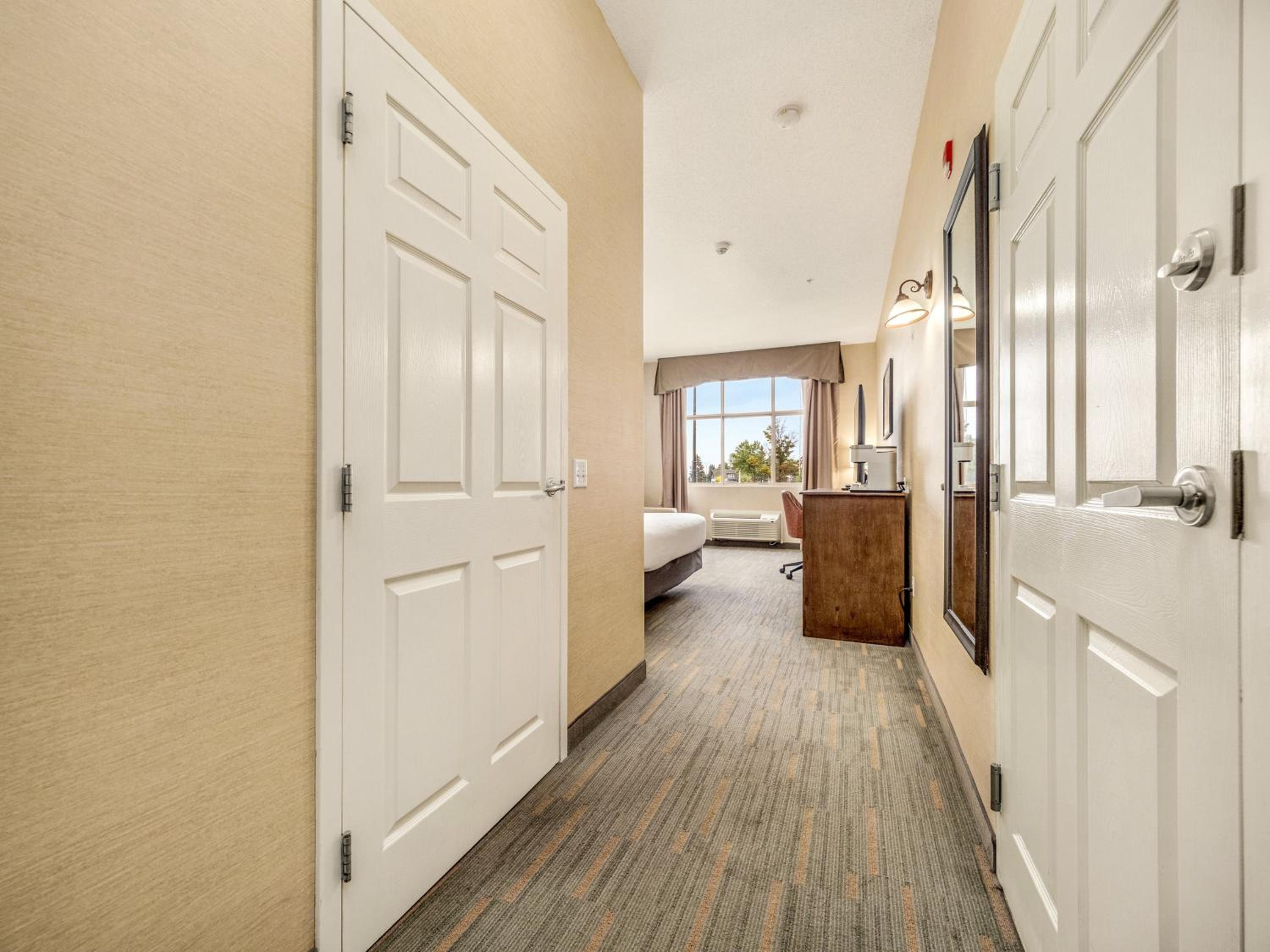 Double Room - Disability Access/Roll-In Shower - Photo 1