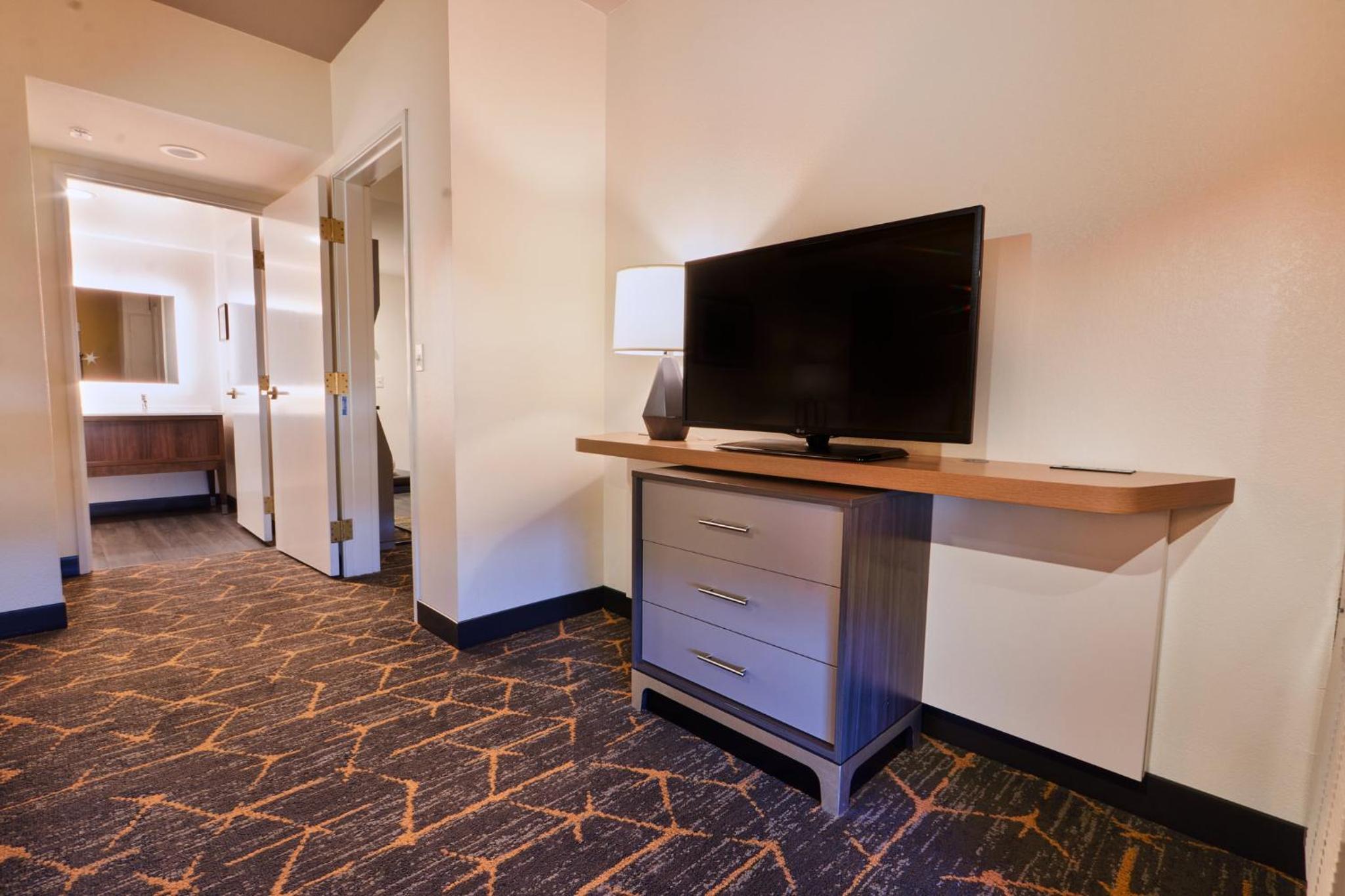 King Suite - Photo 5