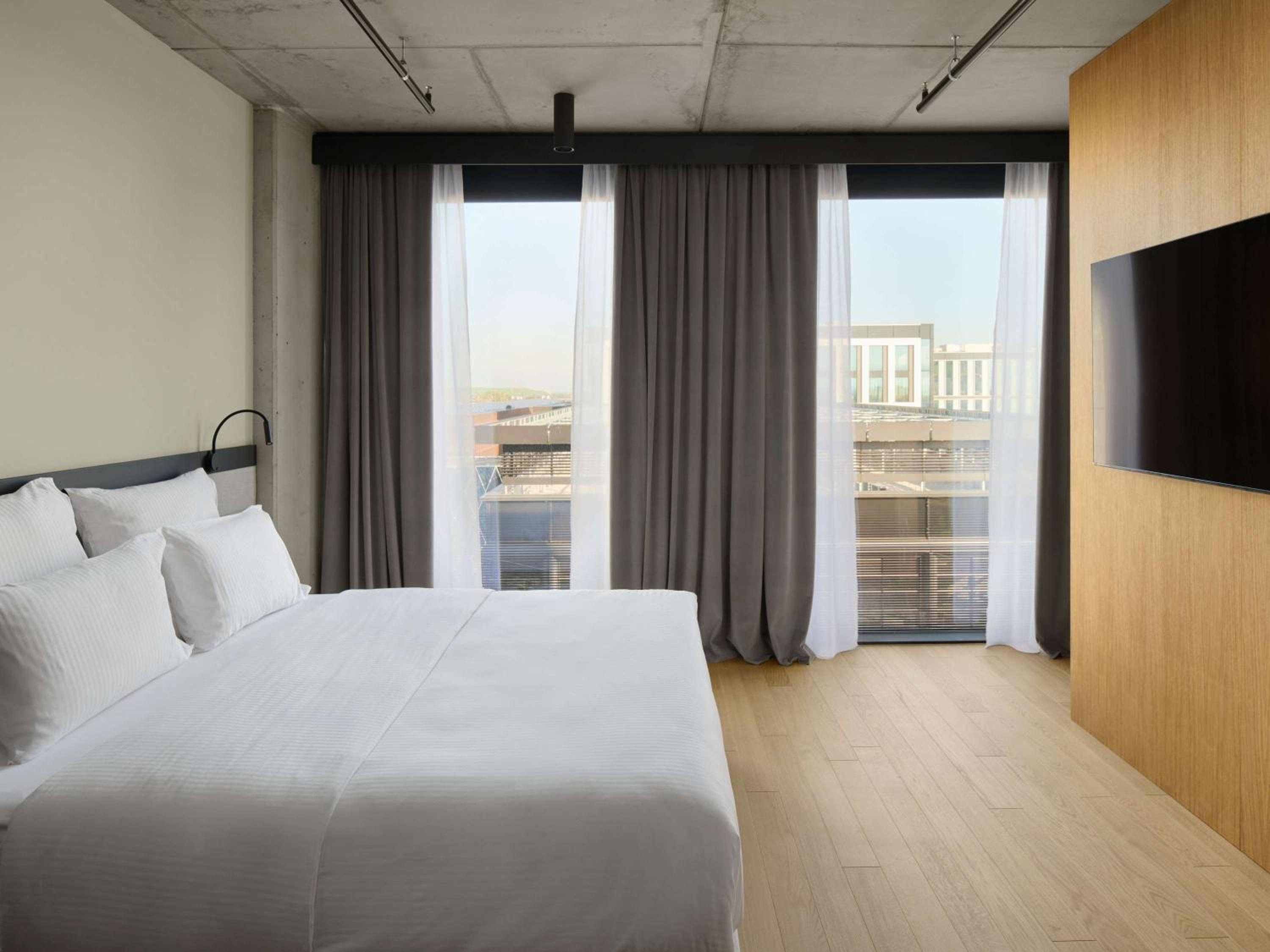 Superior King Suite