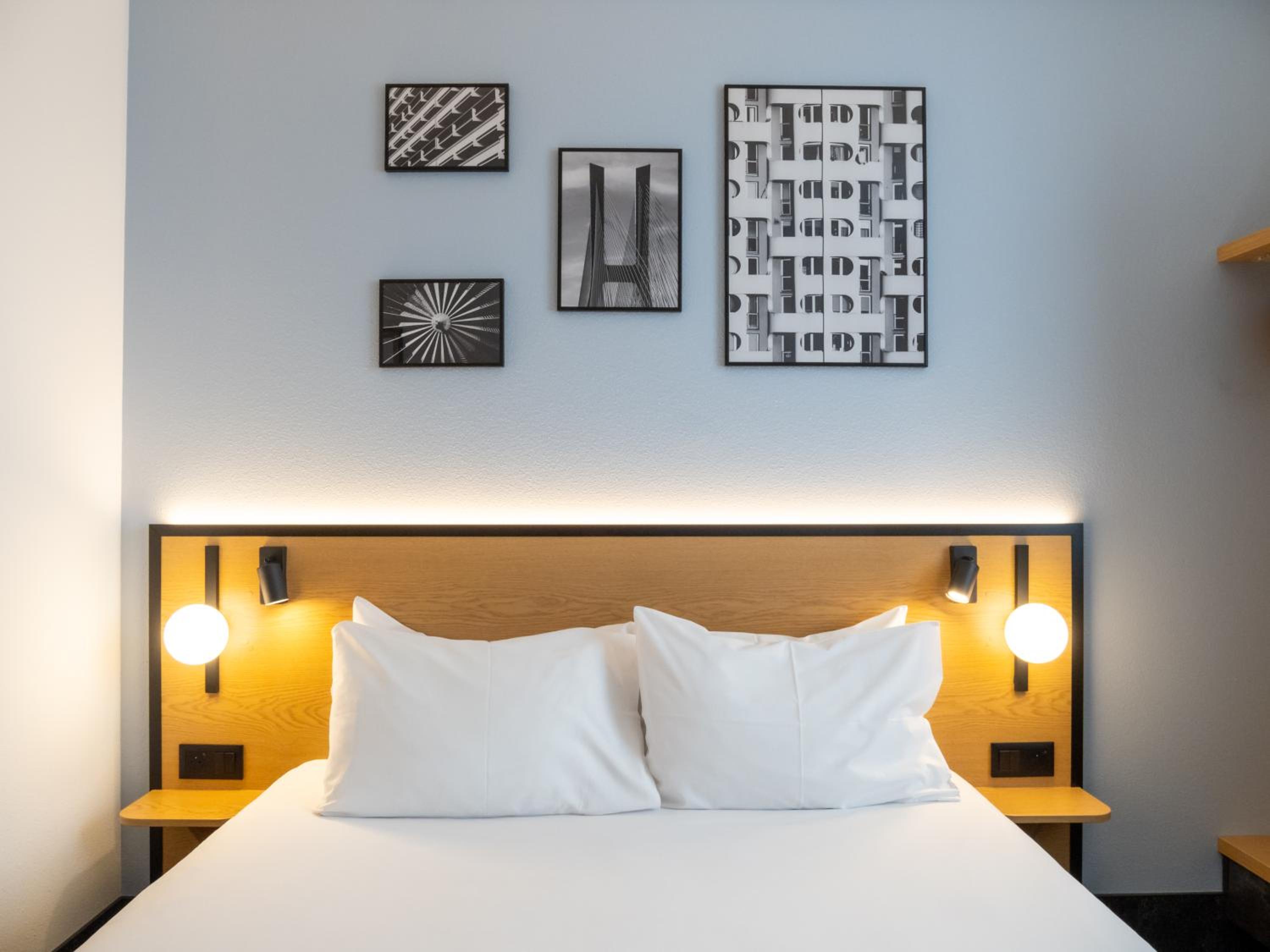 Premium Double Room - Photo 6