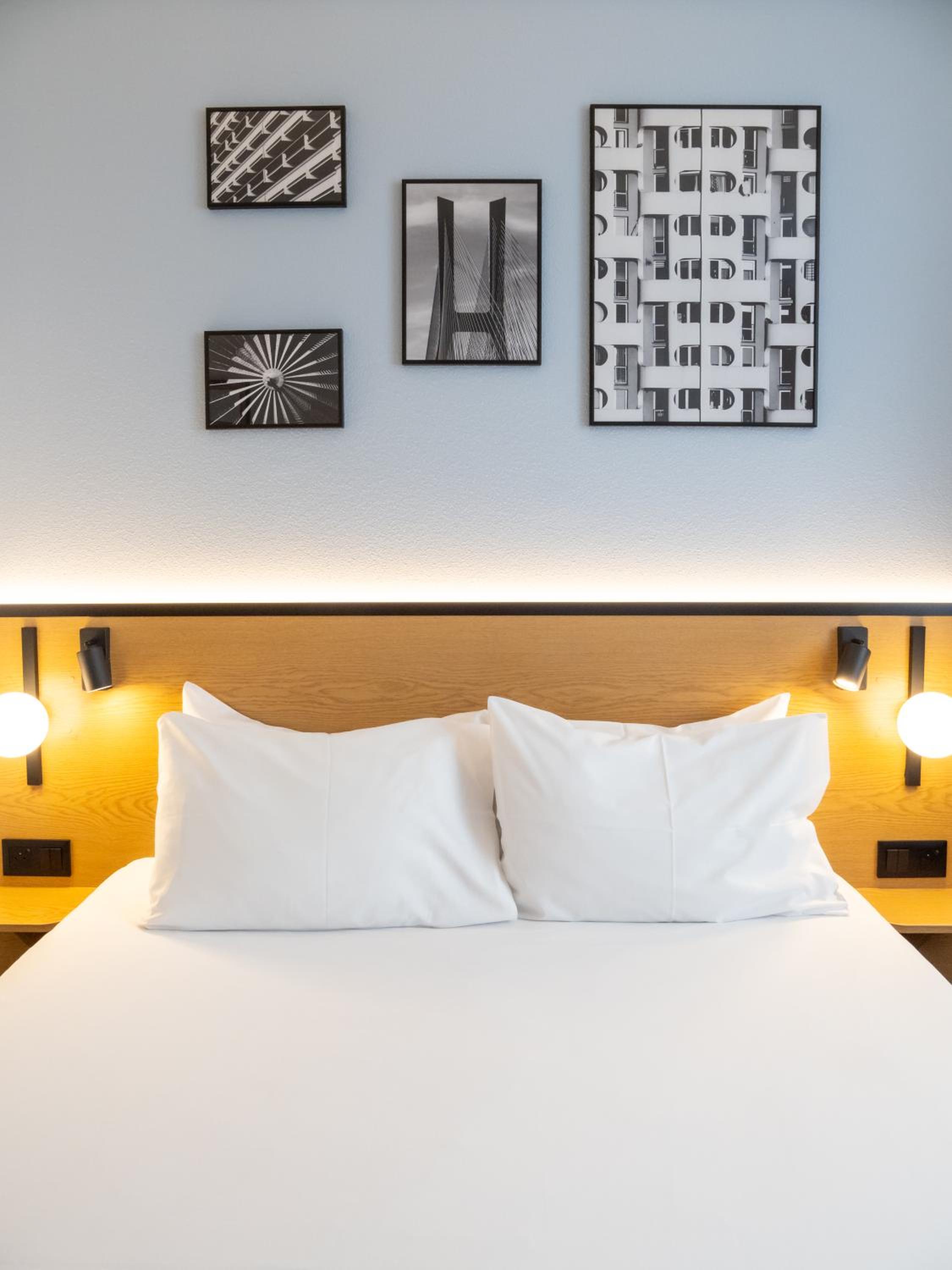 Premium Double Room - Photo 7