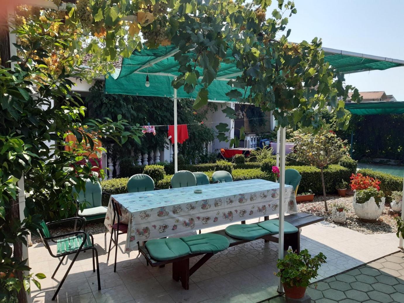 Three-Bedroom Apartment with View photo 3