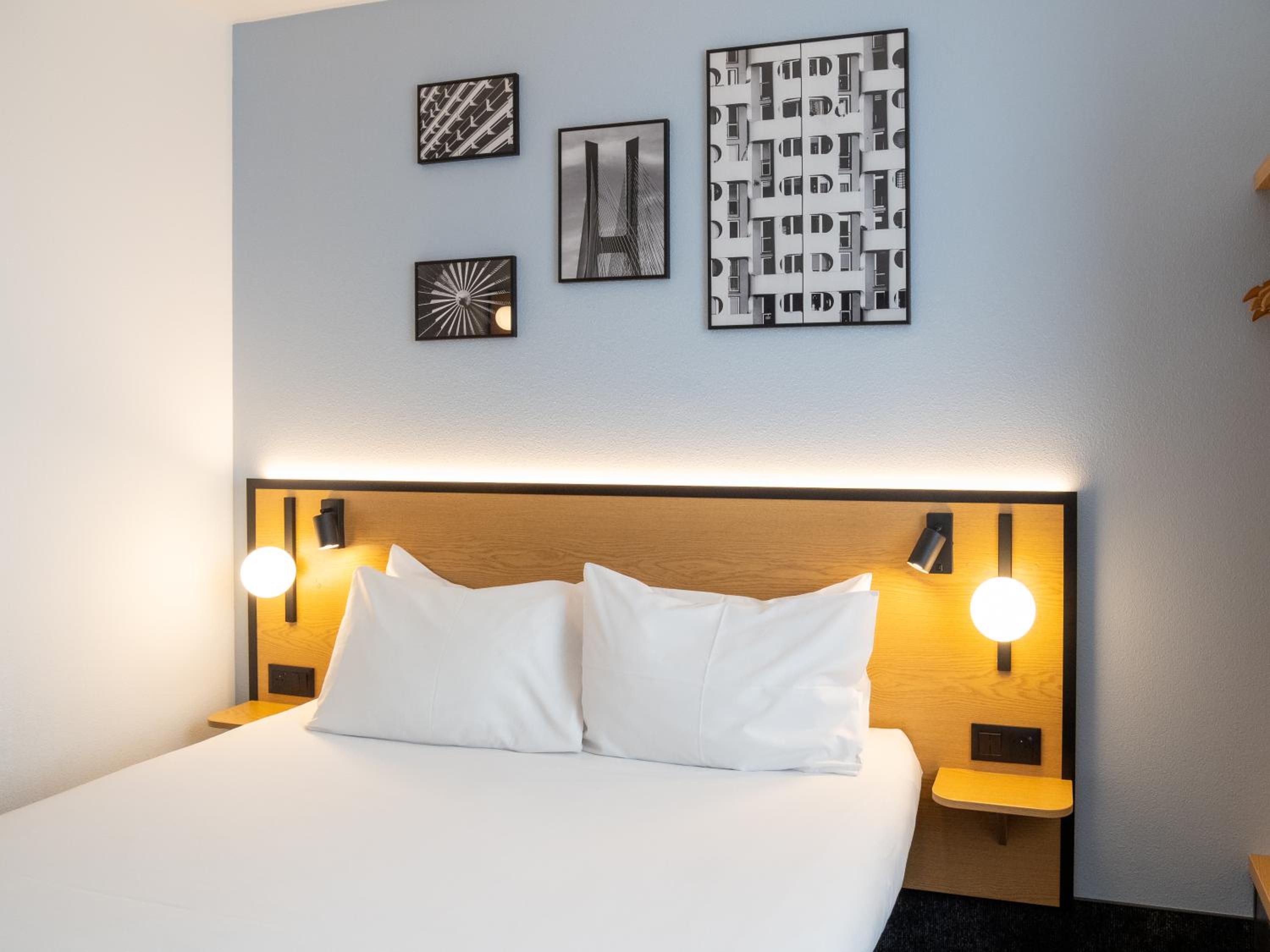 Premium Double Room - Photo 19