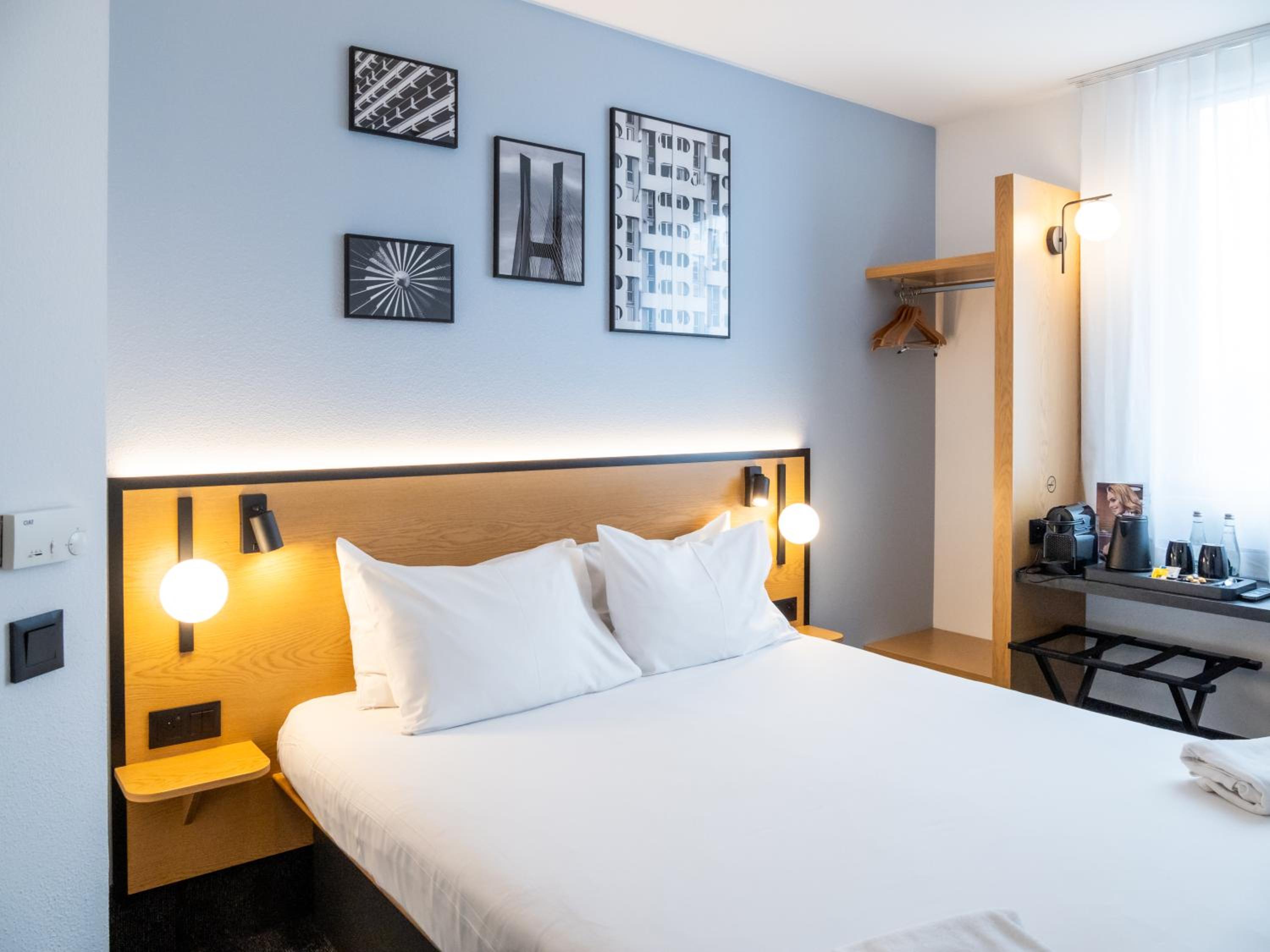 Premium Double Room - Photo 14
