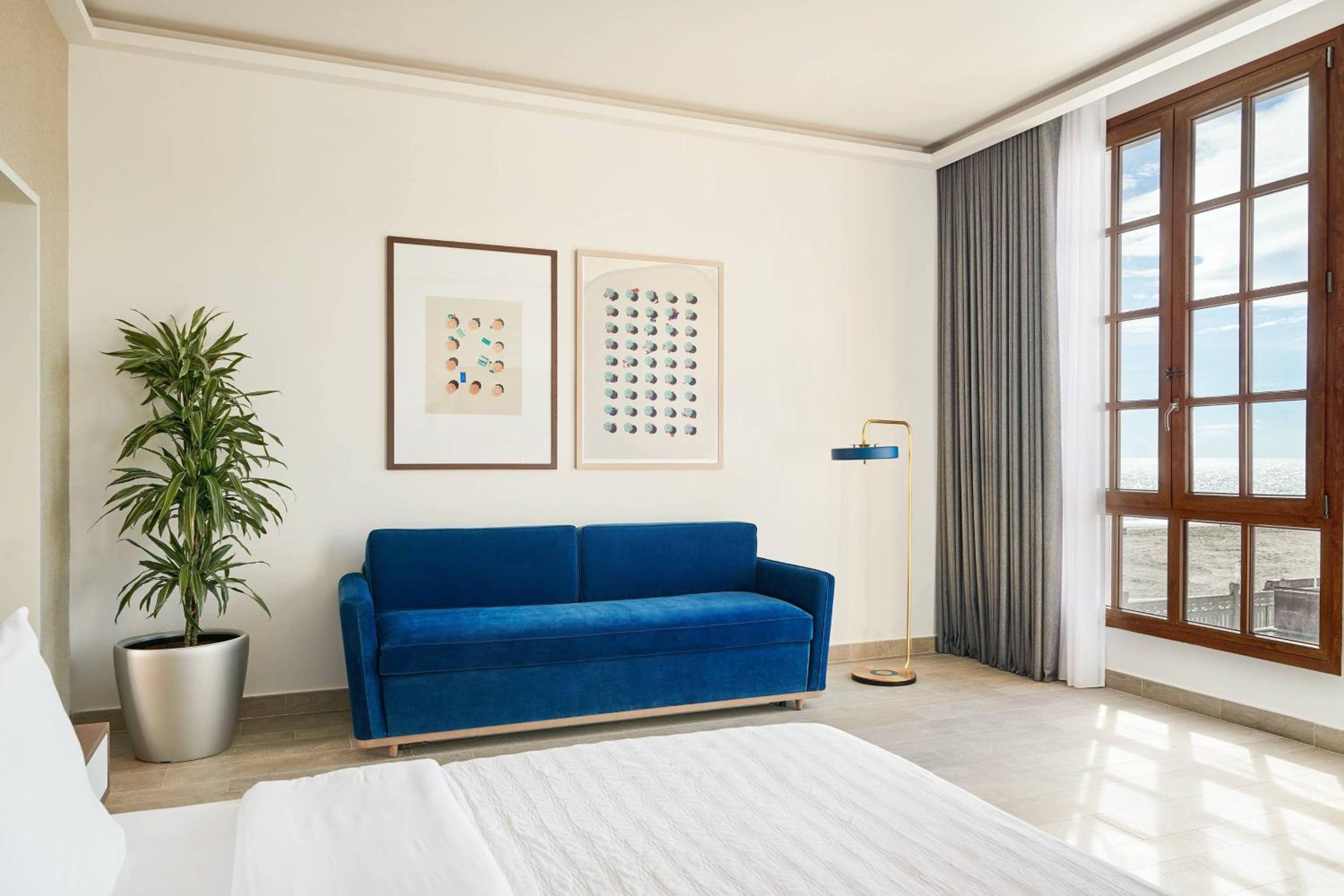 Superior Historic Twin Room with Partial Sea View