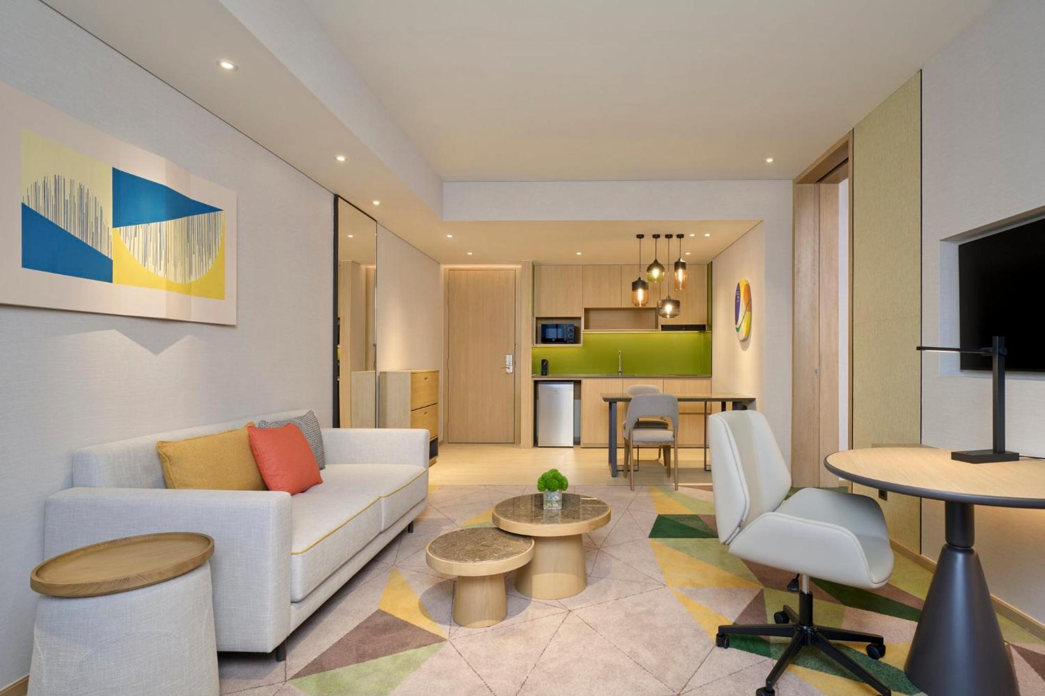 One-Bedroom Suite with Kitchenette  - Photo 2