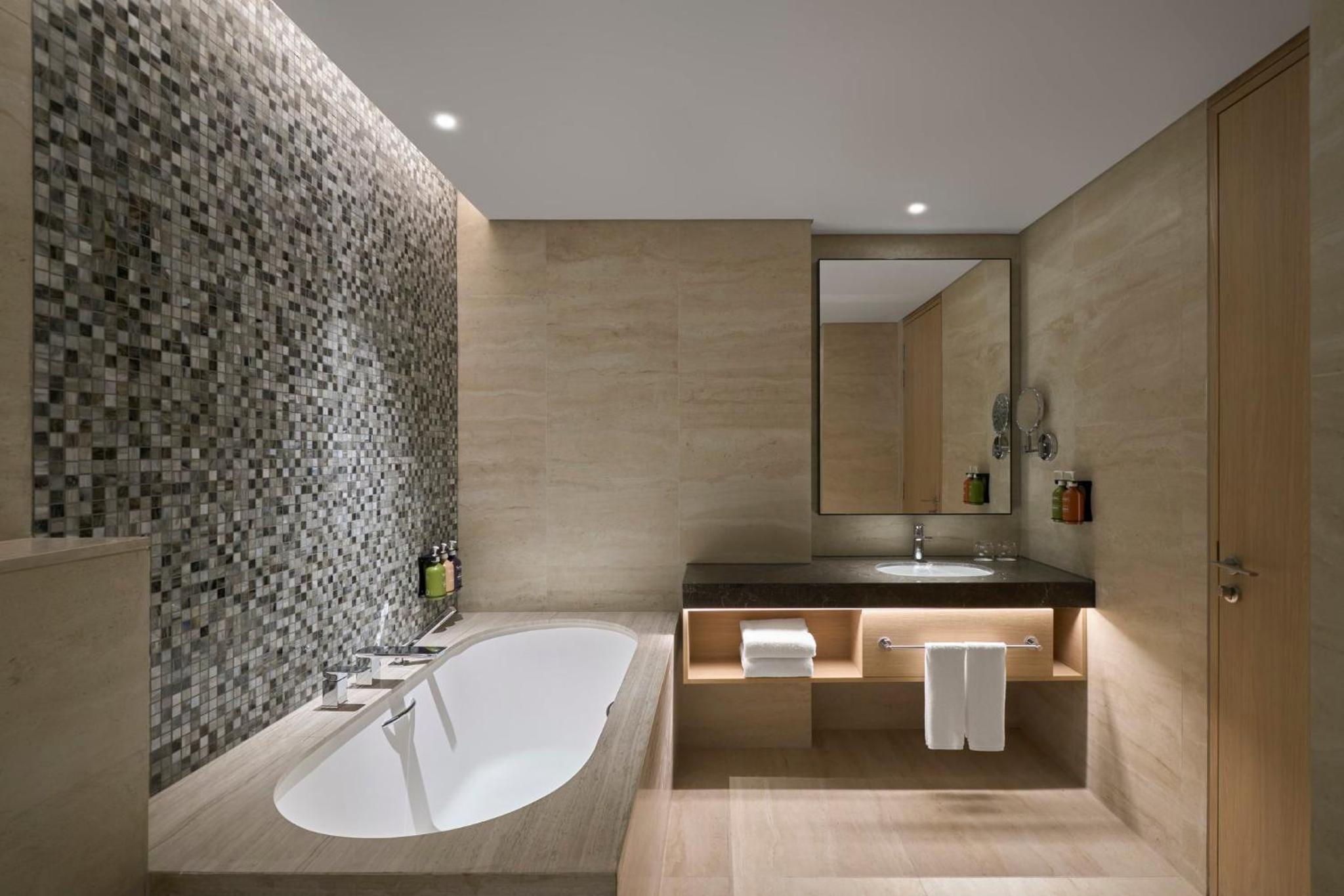 King Suite with Kitchenette - Photo 2