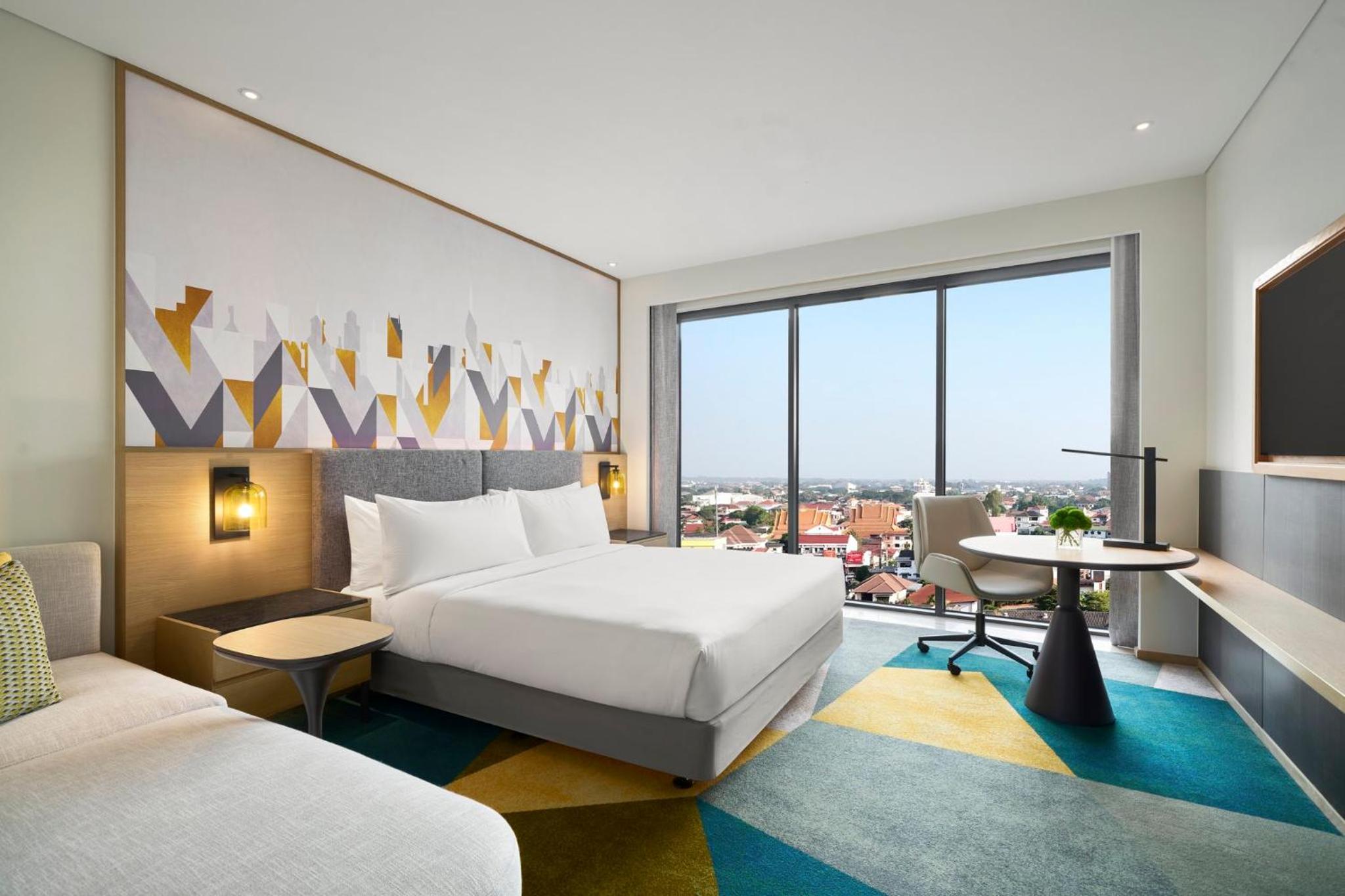 Premium King Room - Photo 2
