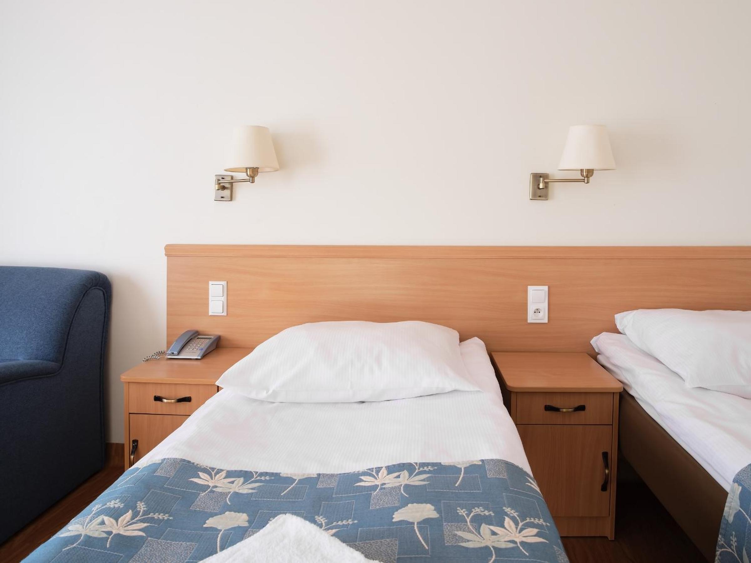 Large Double Room - Photo 12