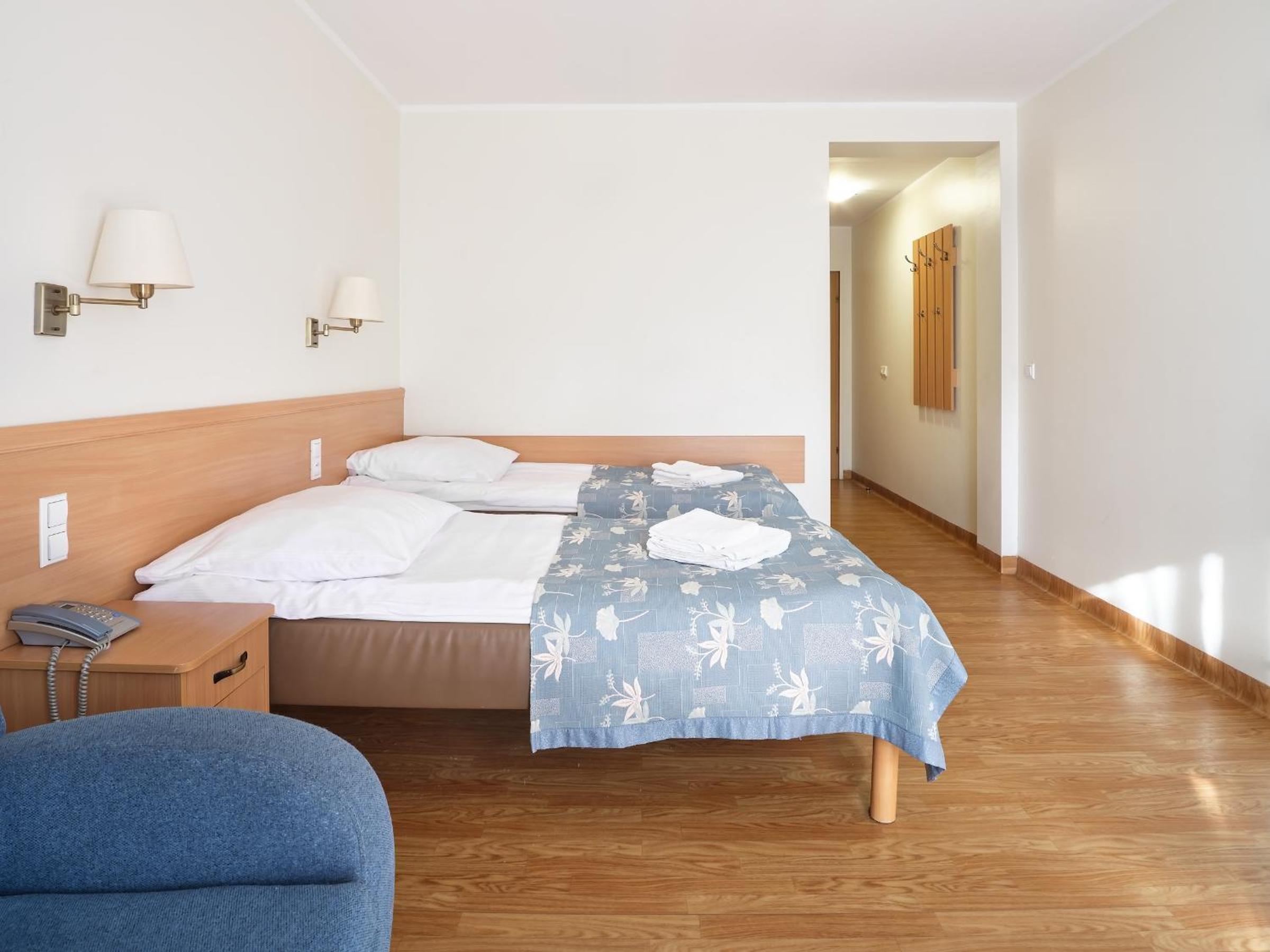 Large Double Room - Photo 11