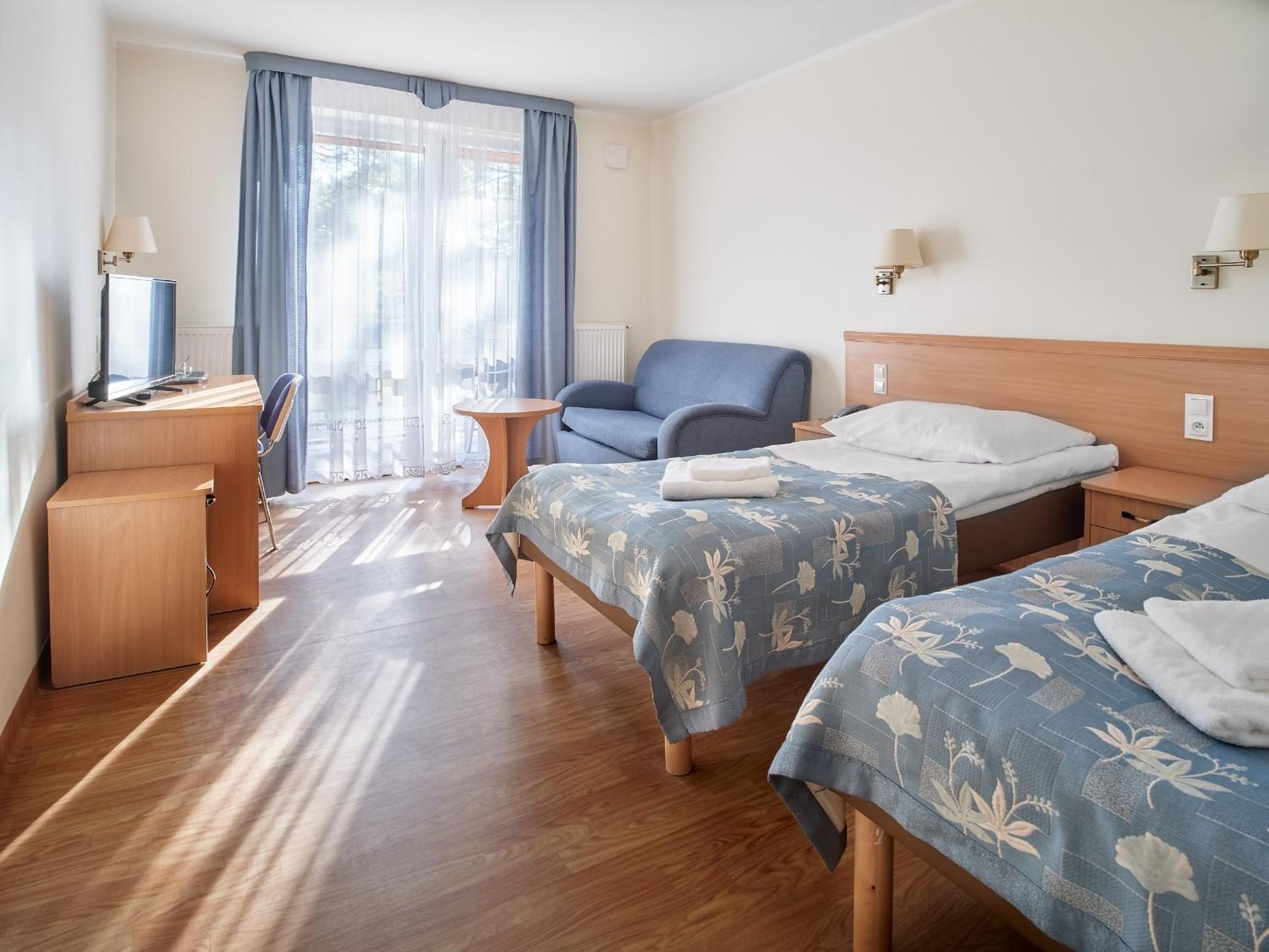 Large Double Room - Photo 1