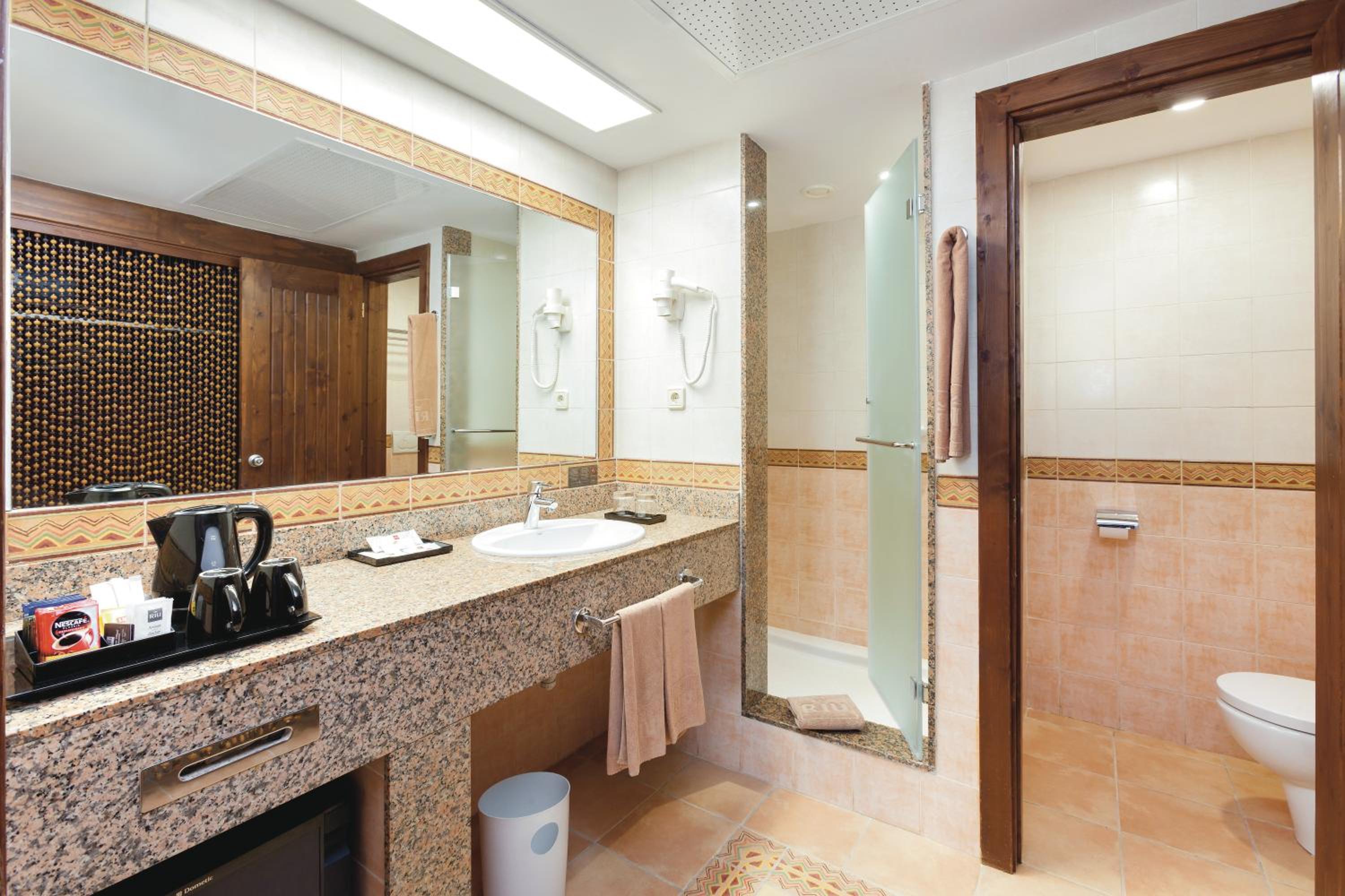 Standard Double Room - Photo 3