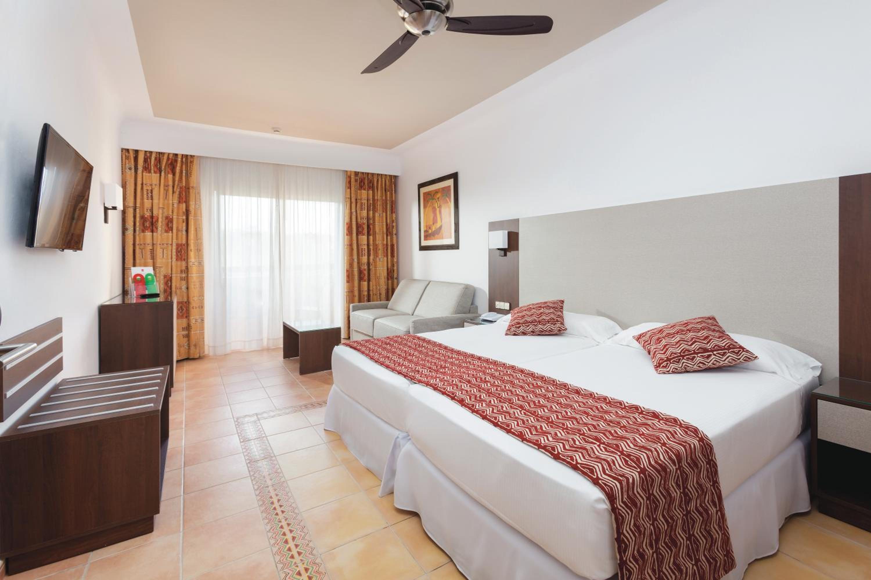 Large Double Room - Photo 3