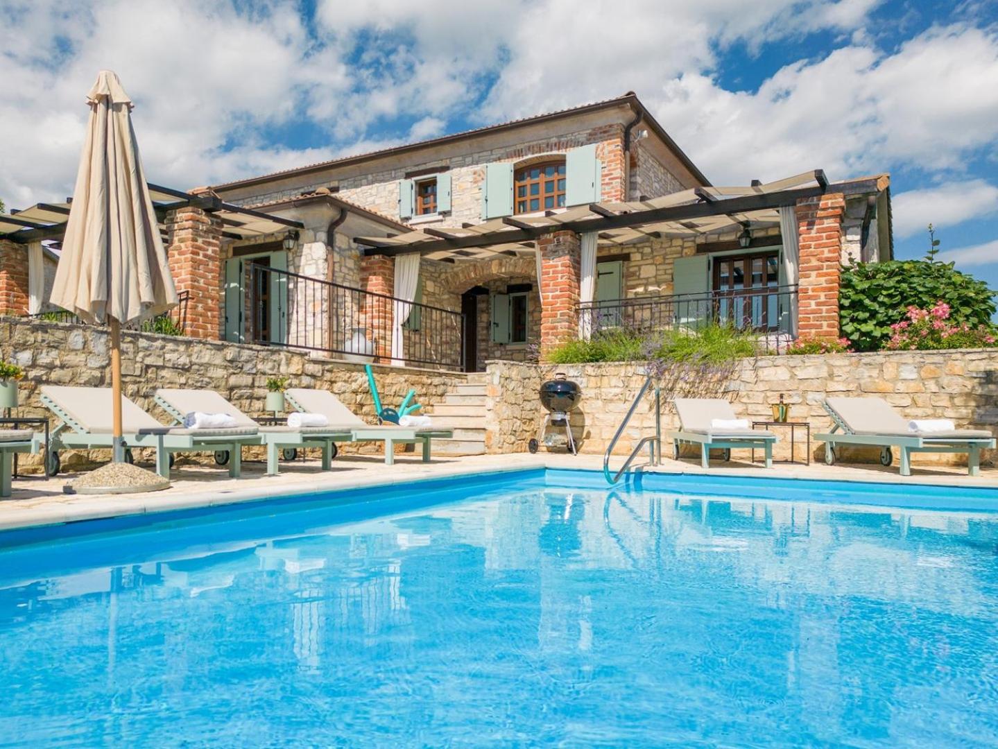 Villa with Private Pool photo 3