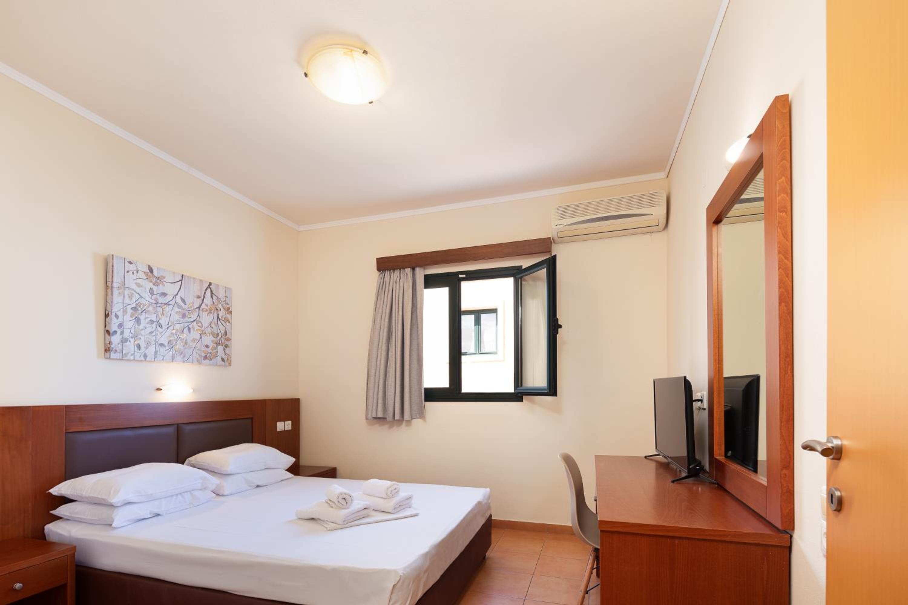 One Bedroom Apartment with Sea View