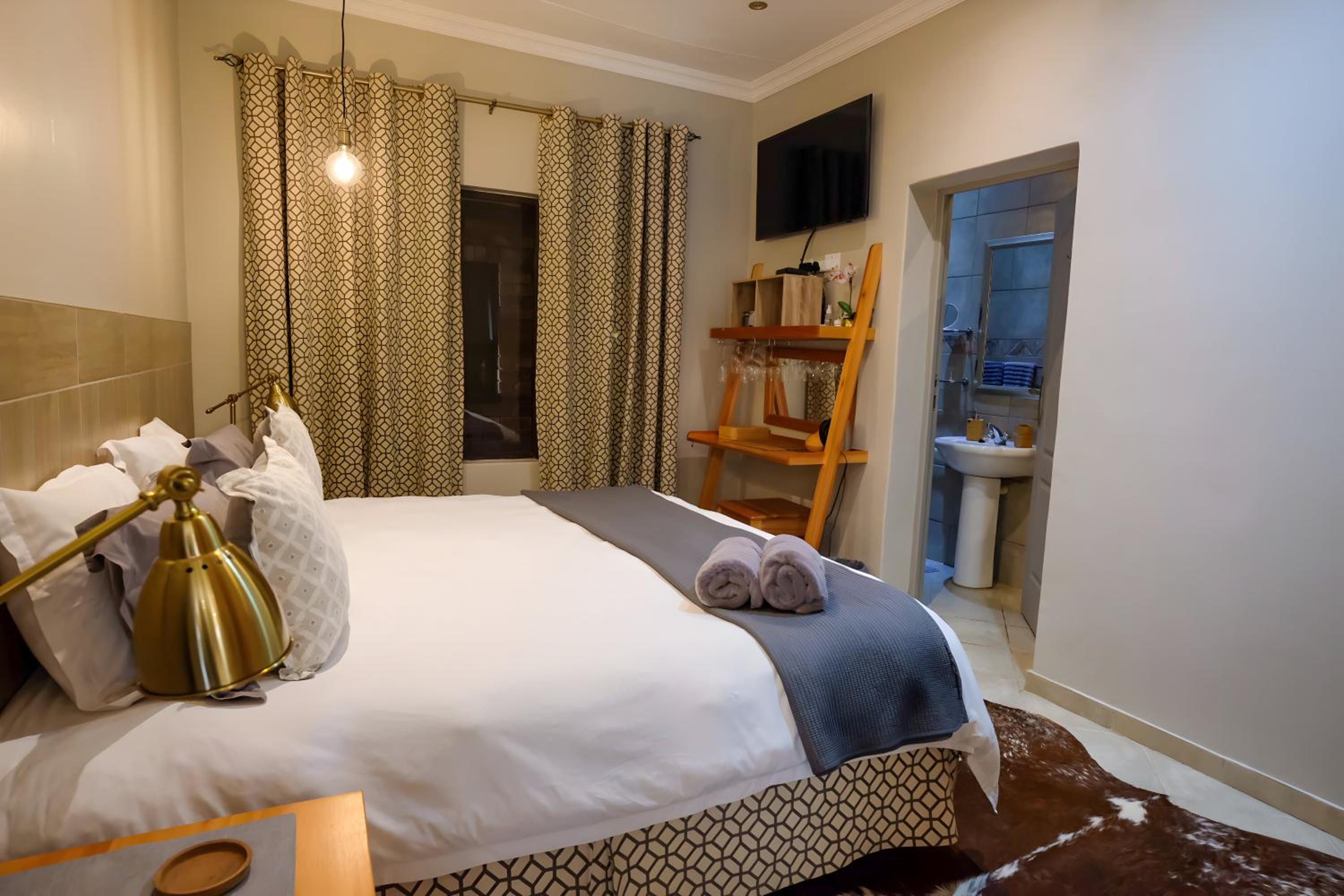 Double or Twin Room photo 3