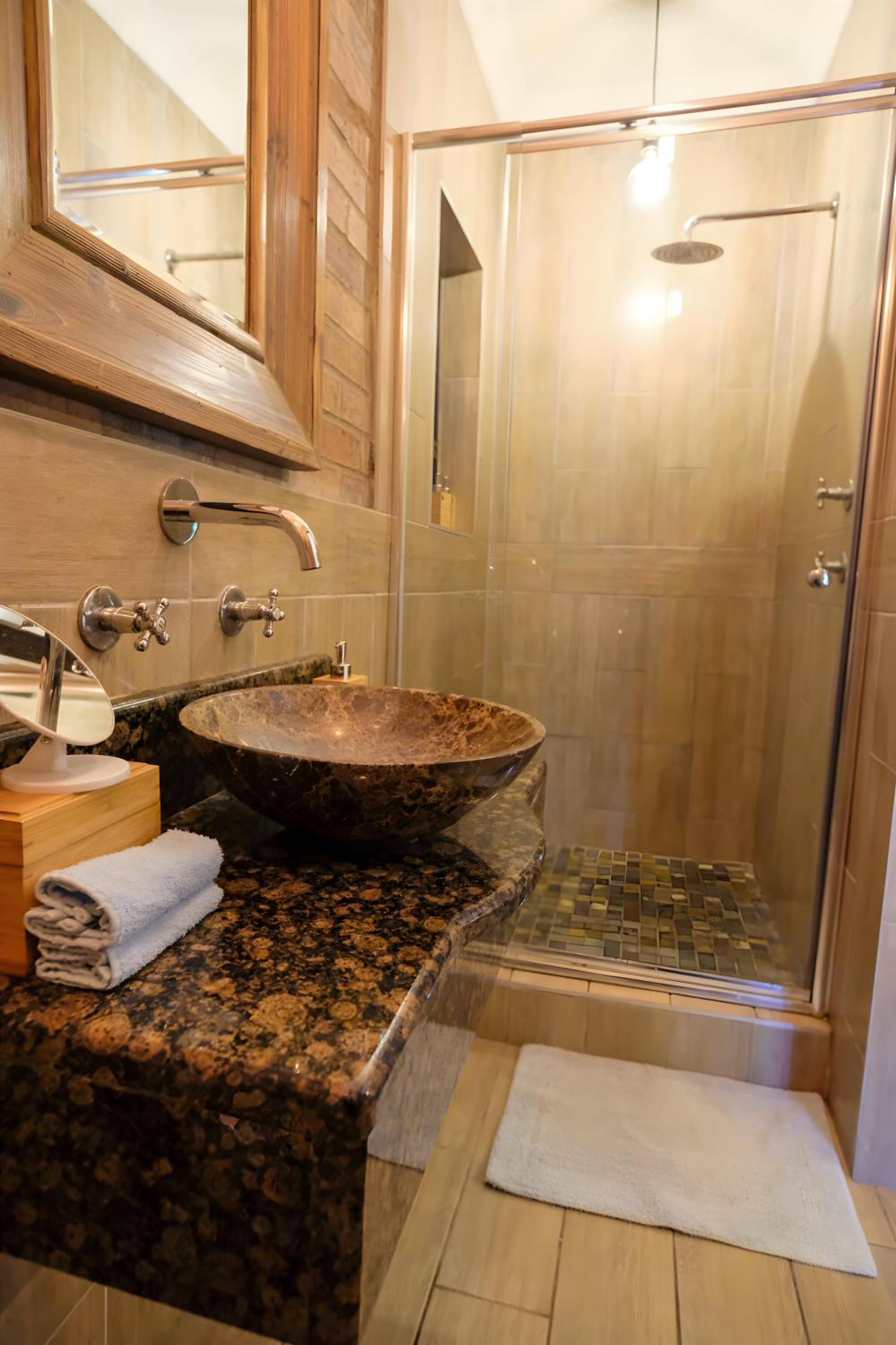 Double or Twin Room with Pool View - Photo 3