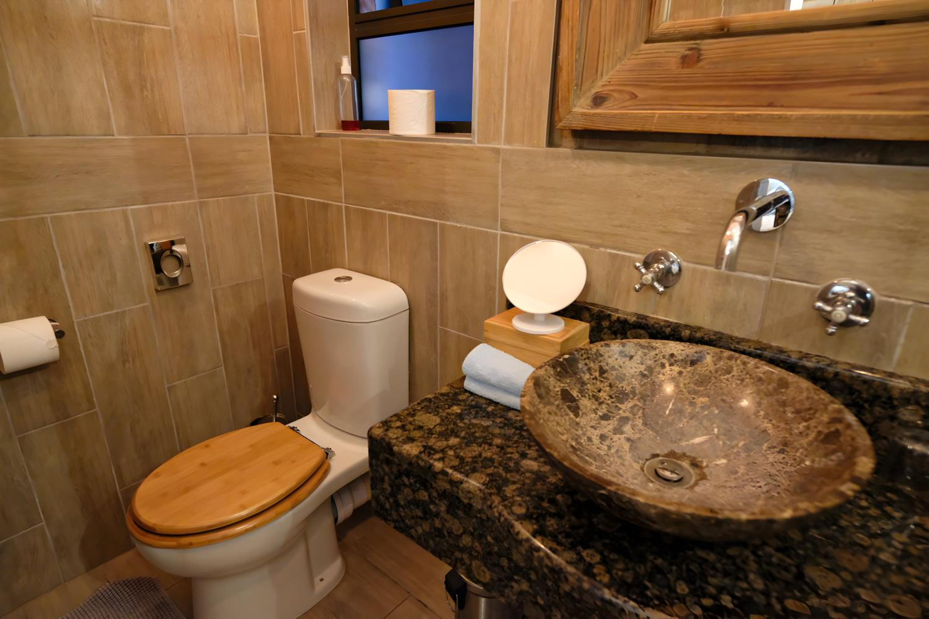 Double or Twin Room with Pool View - Photo 2