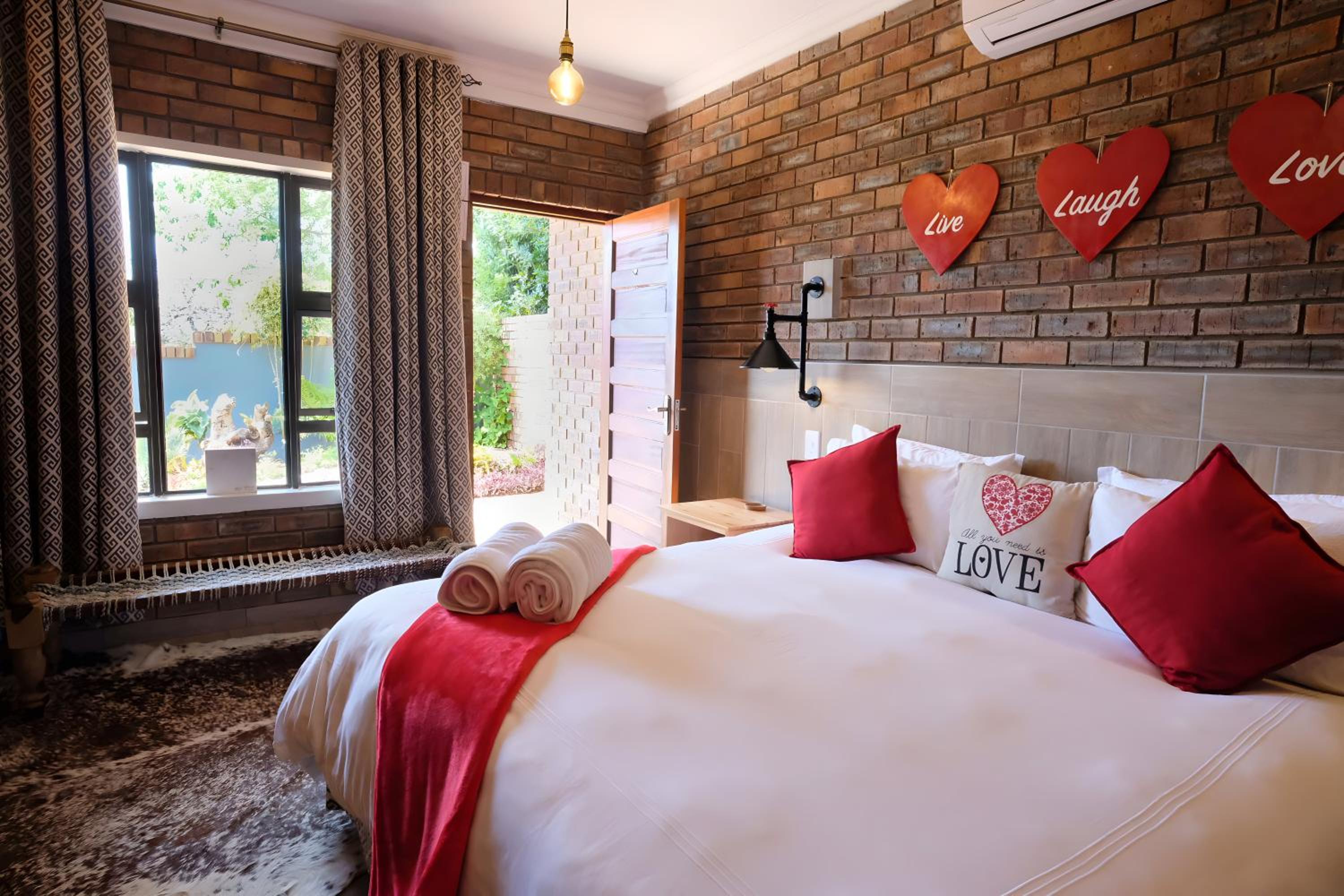 Double or Twin Room with Garden View - Photo 5
