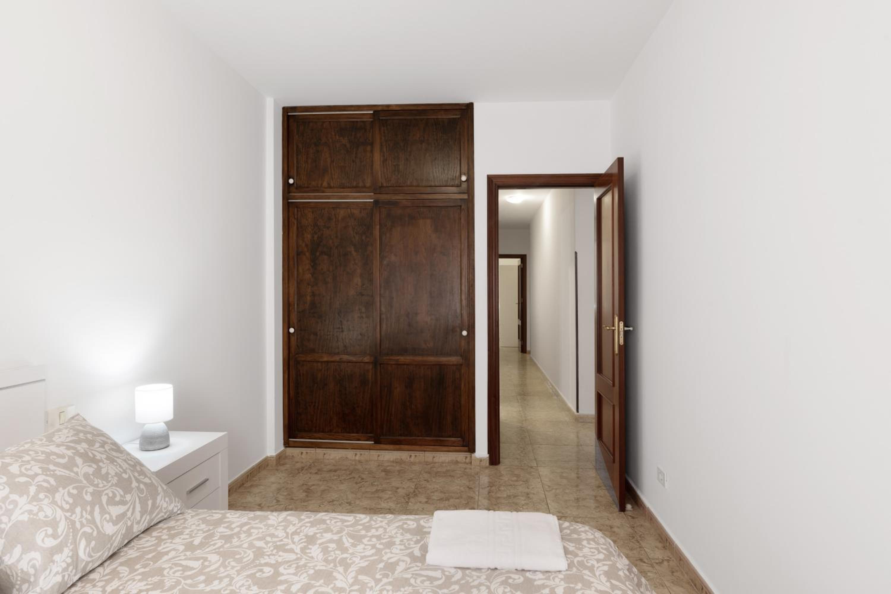 Three-Bedroom Premium Apartment with Balcony photo 3