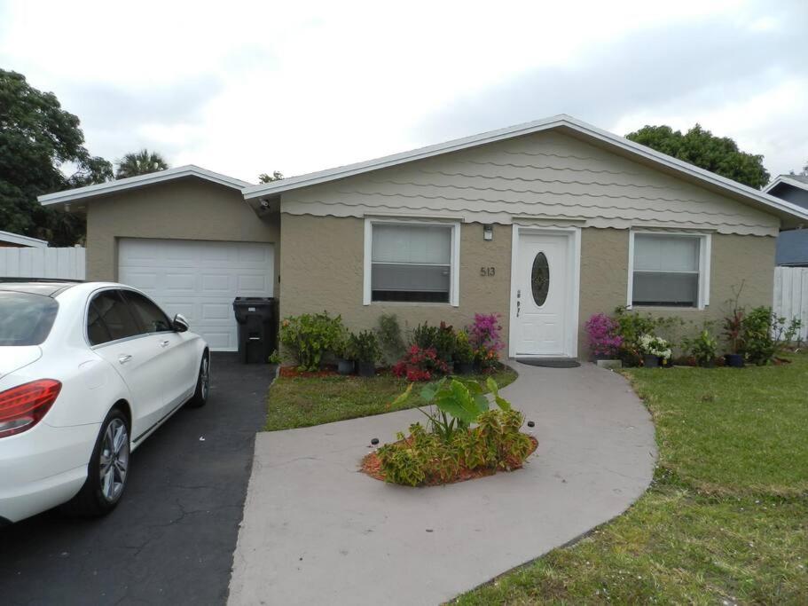 Three-Bedroom House photo 3