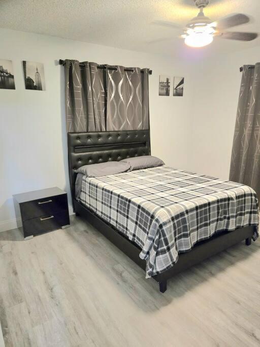 Three-Bedroom House photo 2