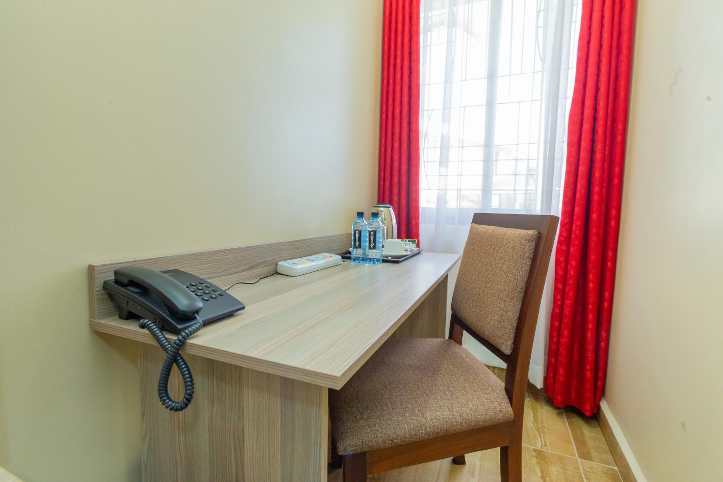 Standard Double Room - Photo 5