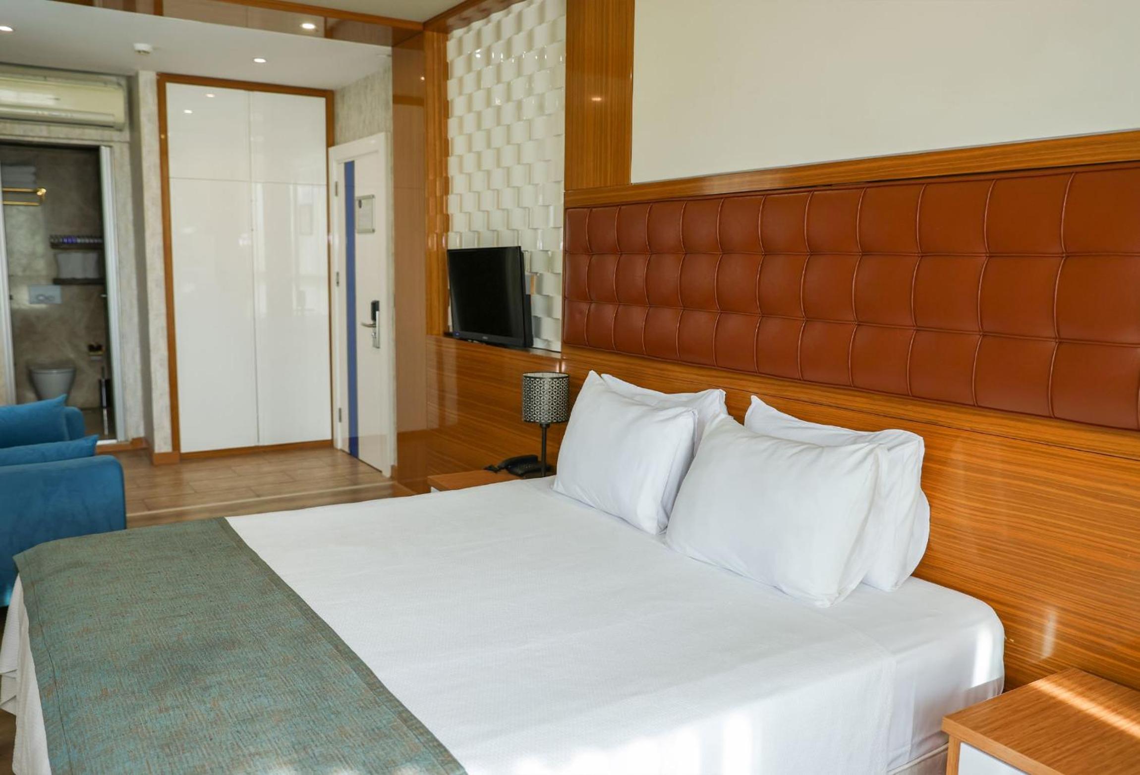 Standard Triple Room photo 2