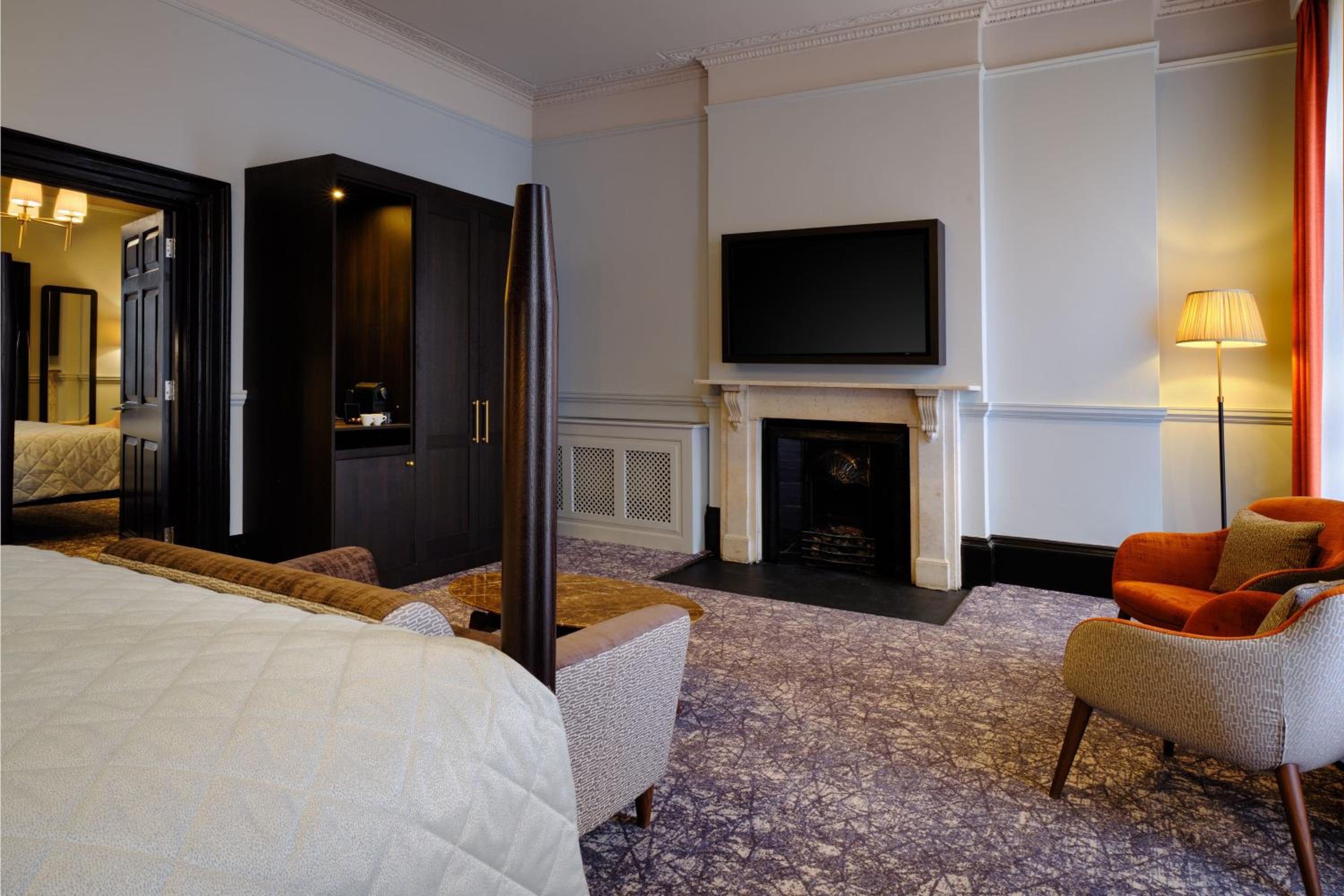 Two Bedroom Suite - Photo 2