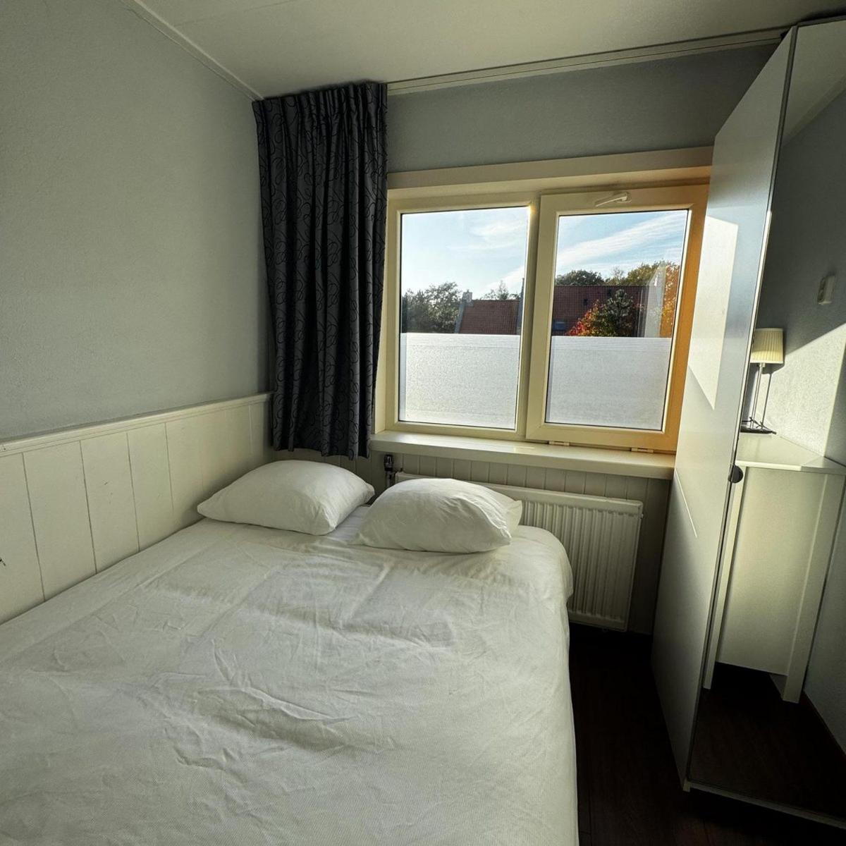 Standard Double Room - Photo 8