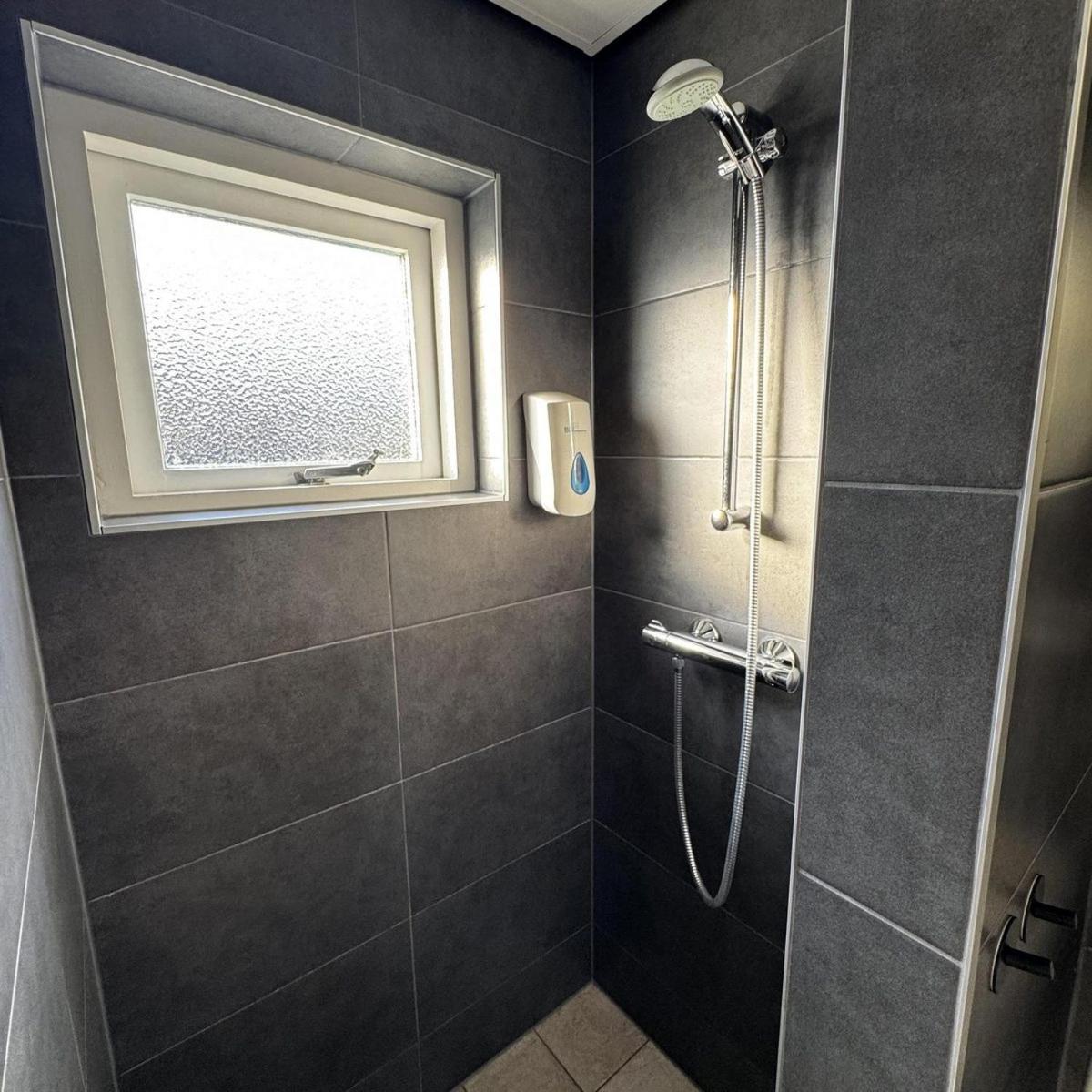 Standard Double Room - Photo 10