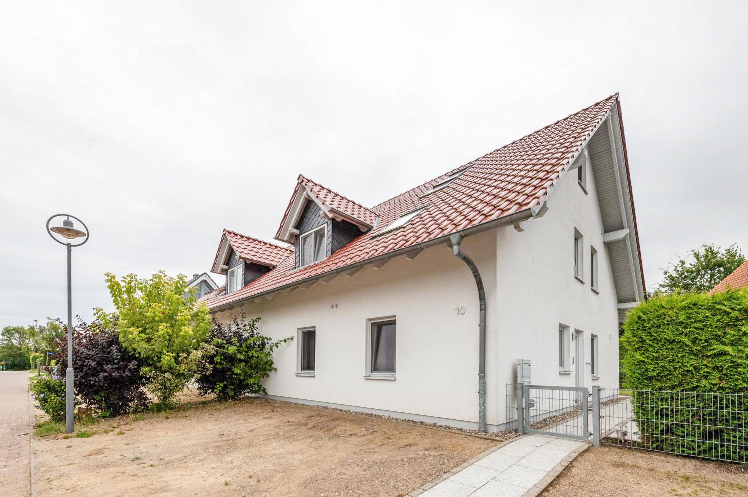 Two-Bedroom Deluxe Apartment with Garden View photo 3
