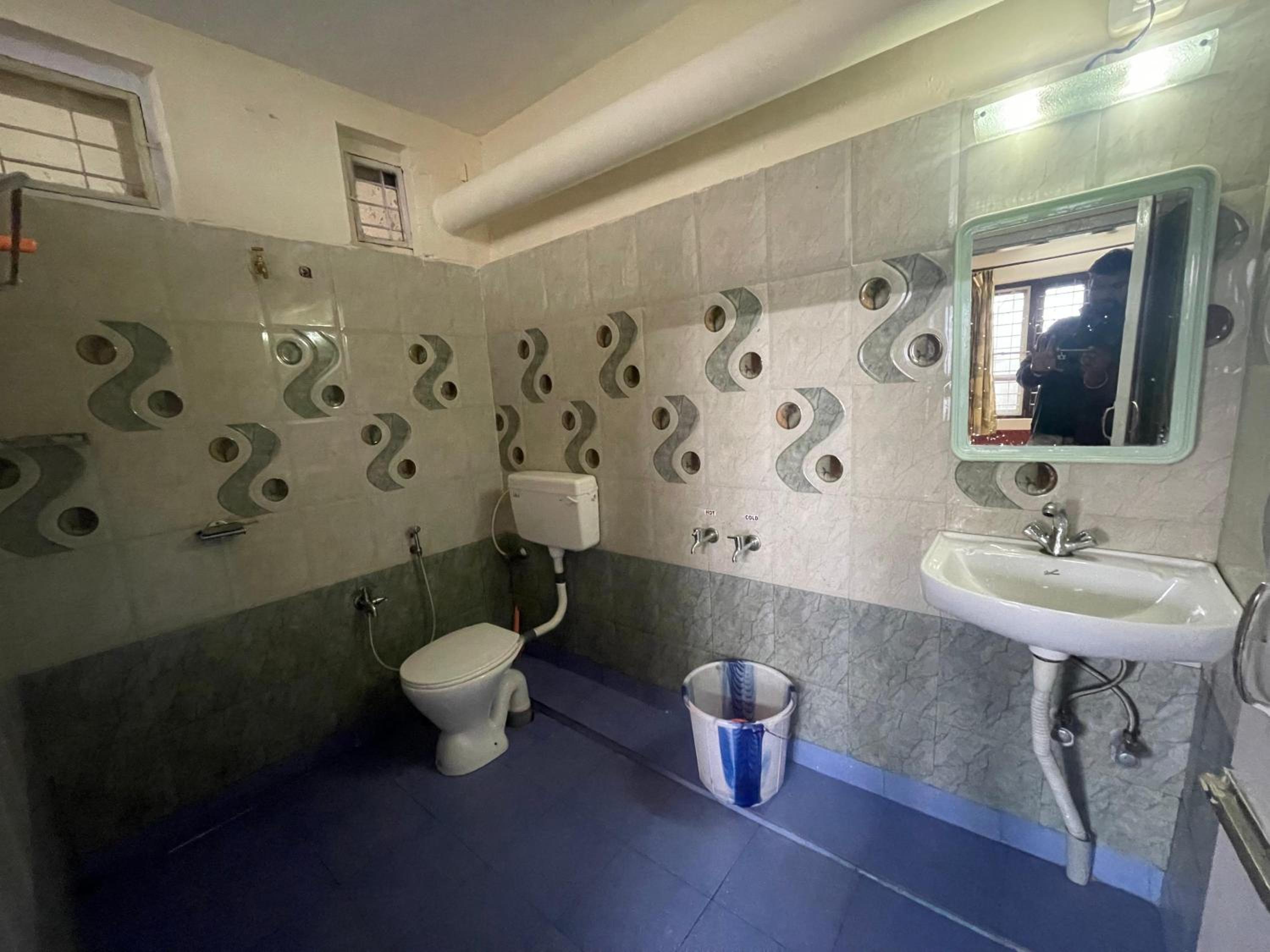 Deluxe Double Room (2 Adults + 1 Child) photo 2