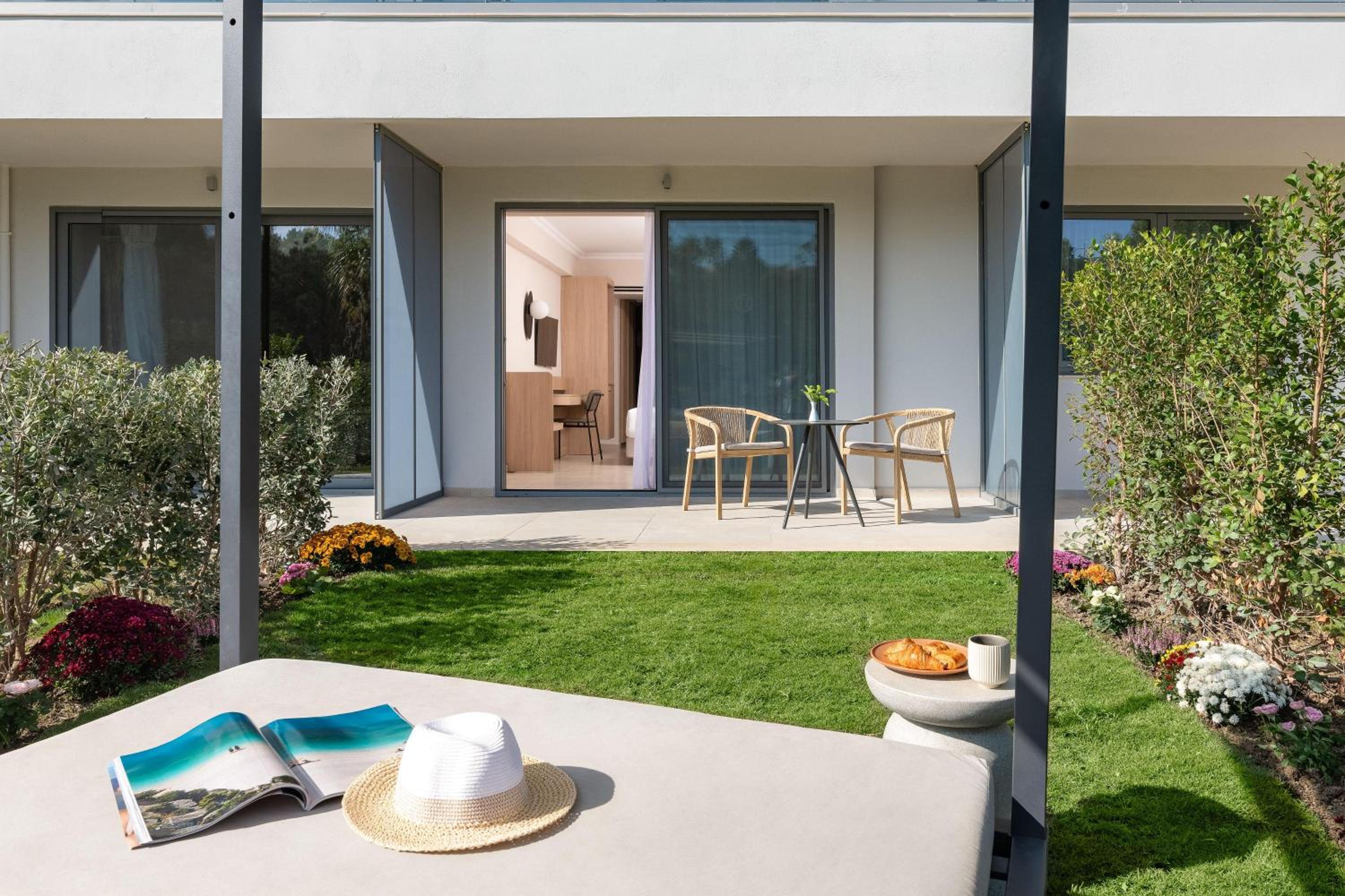 Executive Twin Private Garden